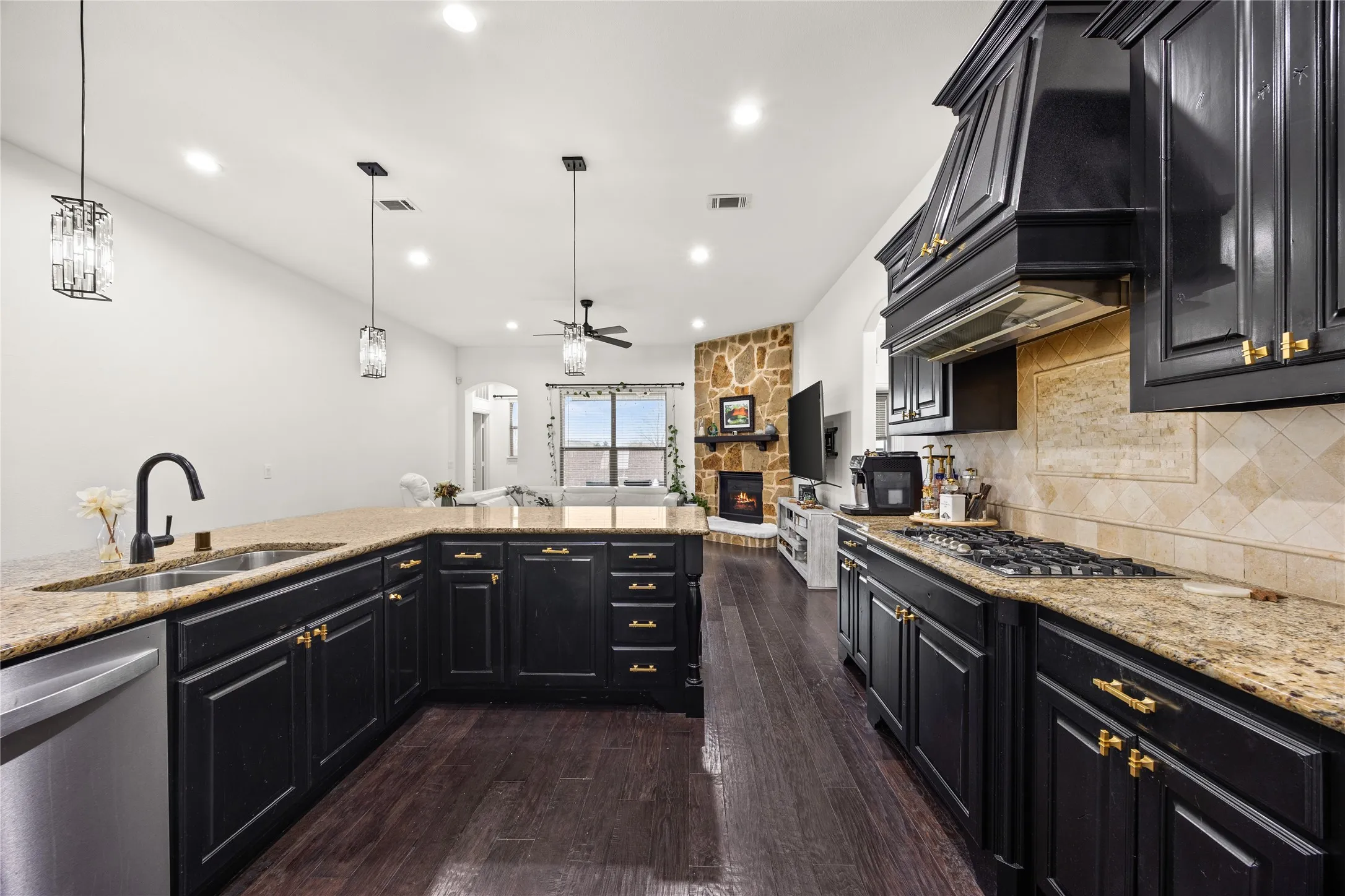 Single Family Residence For Sale in Collin County , 1995 Verde Court, Allen, Texas 75013, 4 Bedrooms, 3 Bathrooms, 2 Garage spaces, 2,538 Sqft, built in 2012, Preowned, Price $624,900, mls#21179147, Real Estate Agent in Allen, Homes For Sale in Collin county, Homes For Sale in Allen, Realtor in Allen Texas, Real Estate Brokerage Independent Realty Texas, Luminita Cordes Realtor