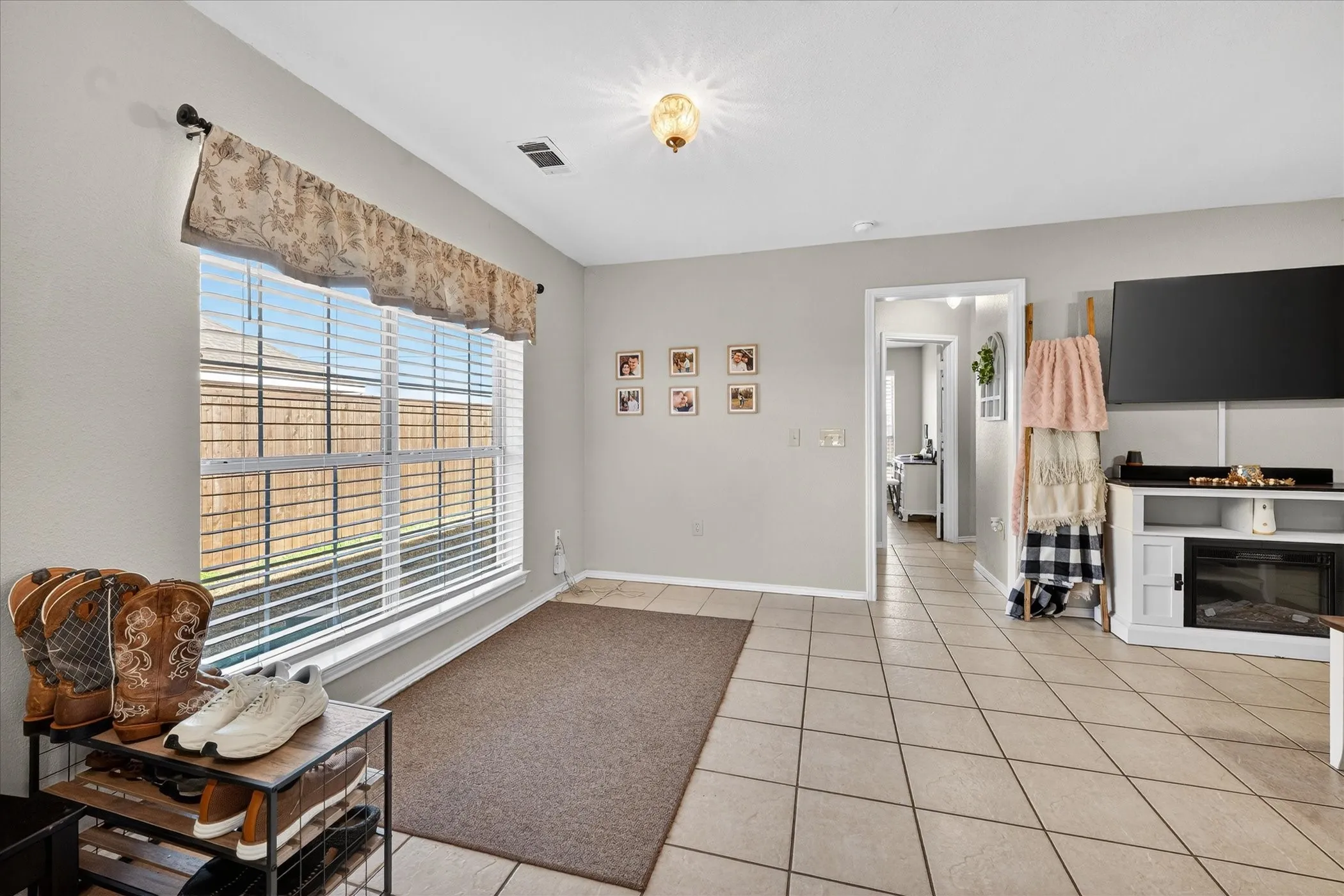 Duplex For Sale in Grayson County , 1185 Greywood Drive, Van Alstyne, Texas 75495, 5 Bedrooms, 4 Bathrooms, 2 Garage spaces, 0 Sqft, built in 2004, Preowned, Price $480,000, mls#21182701, Real Estate Agent in Van Alstyne, Homes For Sale in Grayson county, Homes For Sale in Van Alstyne, Realtor in Van Alstyne Texas, Real Estate Brokerage Independent Realty Texas, Luminita Cordes Realtor