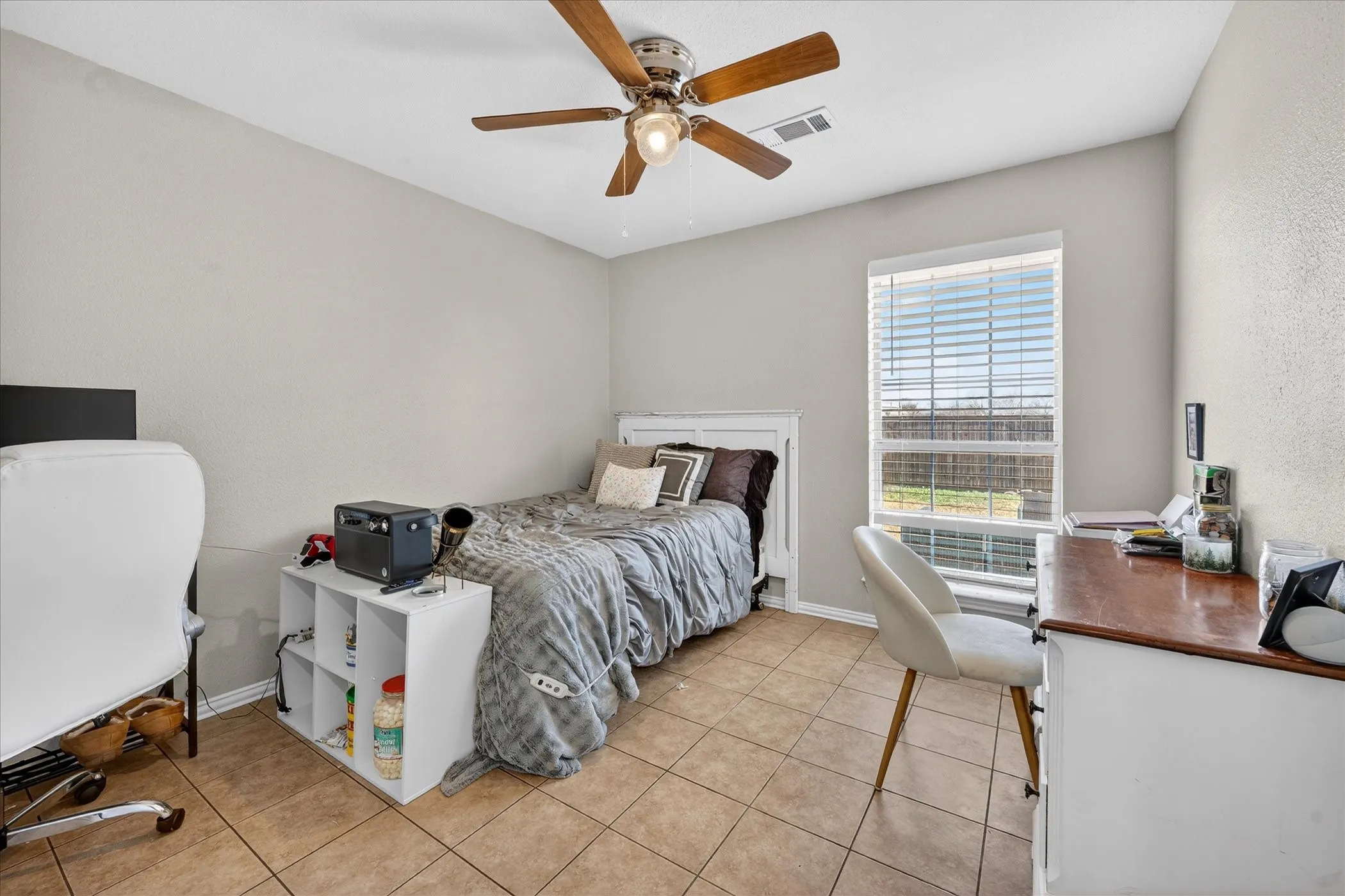 Duplex For Sale in Grayson County , 1185 Greywood Drive, Van Alstyne, Texas 75495, 5 Bedrooms, 4 Bathrooms, 2 Garage spaces, 0 Sqft, built in 2004, Preowned, Price $480,000, mls#21182701, Real Estate Agent in Van Alstyne, Homes For Sale in Grayson county, Homes For Sale in Van Alstyne, Realtor in Van Alstyne Texas, Real Estate Brokerage Independent Realty Texas, Luminita Cordes Realtor