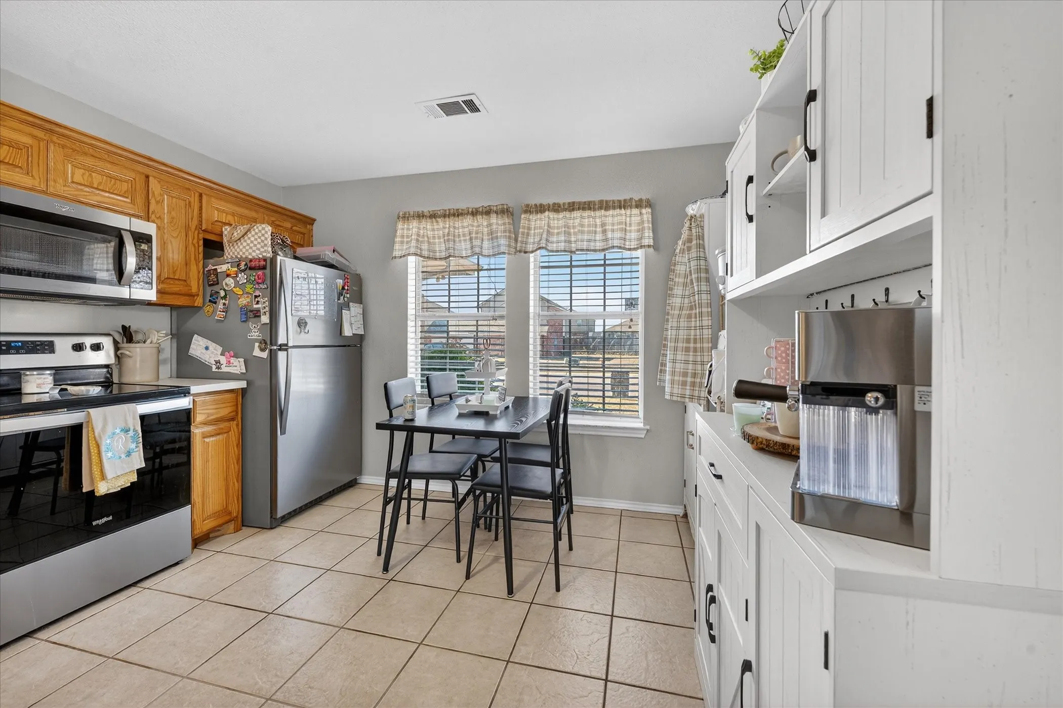 Duplex For Sale in Grayson County , 1185 Greywood Drive, Van Alstyne, Texas 75495, 5 Bedrooms, 4 Bathrooms, 2 Garage spaces, 0 Sqft, built in 2004, Preowned, Price $480,000, mls#21182701, Real Estate Agent in Van Alstyne, Homes For Sale in Grayson county, Homes For Sale in Van Alstyne, Realtor in Van Alstyne Texas, Real Estate Brokerage Independent Realty Texas, Luminita Cordes Realtor