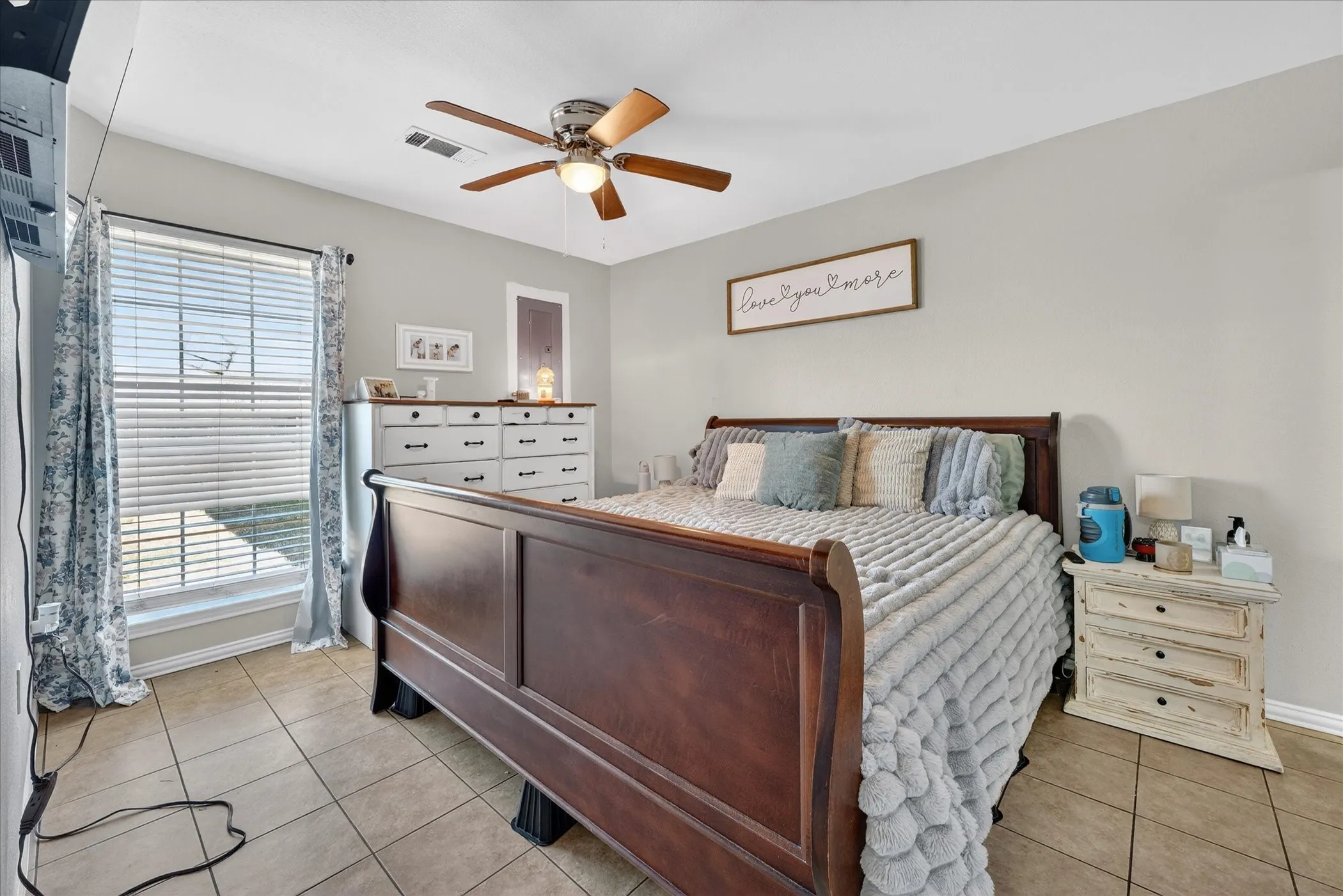 Duplex For Sale in Grayson County , 1185 Greywood Drive, Van Alstyne, Texas 75495, 5 Bedrooms, 4 Bathrooms, 2 Garage spaces, 0 Sqft, built in 2004, Preowned, Price $480,000, mls#21182701, Real Estate Agent in Van Alstyne, Homes For Sale in Grayson county, Homes For Sale in Van Alstyne, Realtor in Van Alstyne Texas, Real Estate Brokerage Independent Realty Texas, Luminita Cordes Realtor