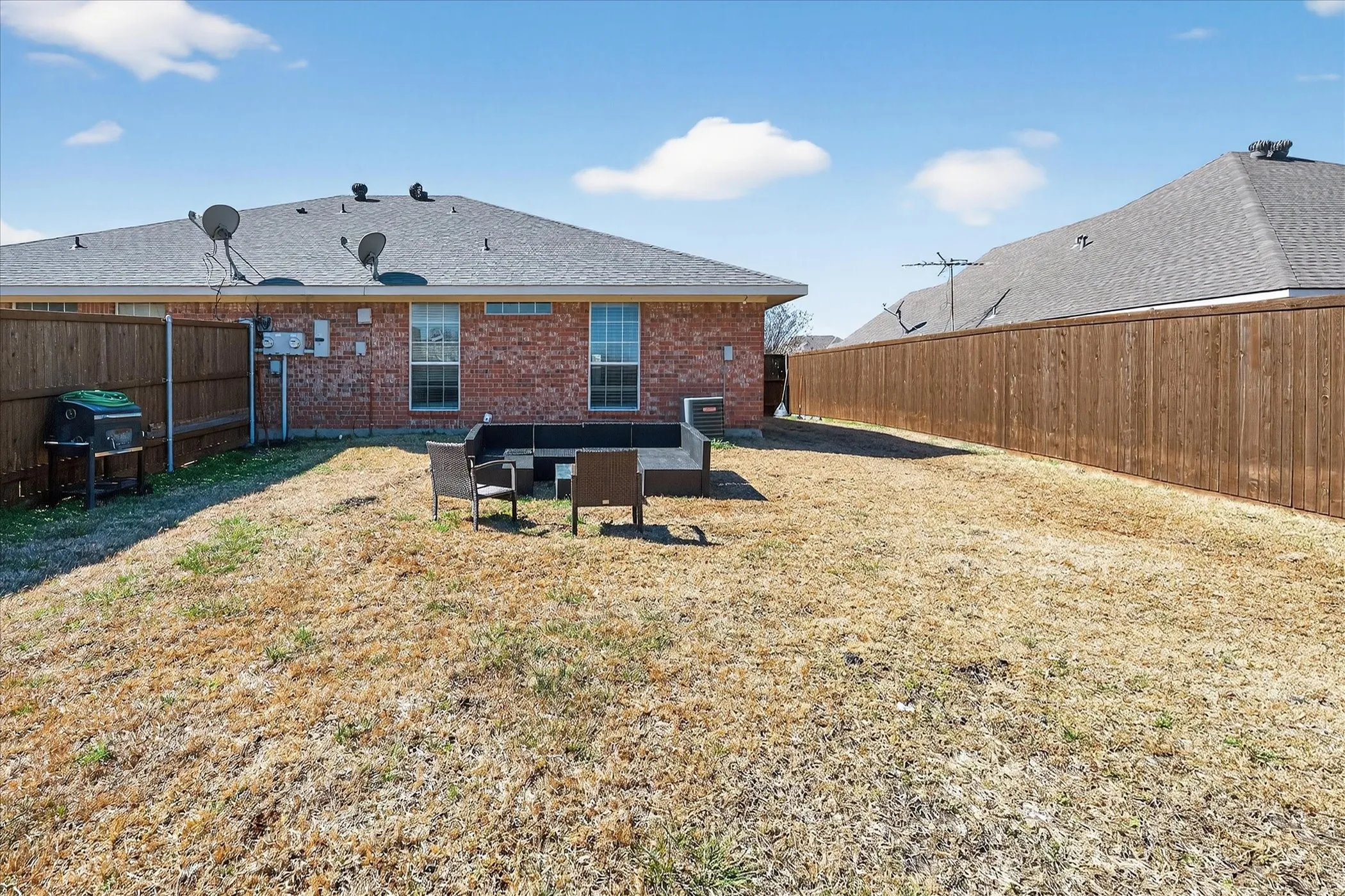 Duplex For Sale in Grayson County , 1185 Greywood Drive, Van Alstyne, Texas 75495, 5 Bedrooms, 4 Bathrooms, 2 Garage spaces, 0 Sqft, built in 2004, Preowned, Price $480,000, mls#21182701, Real Estate Agent in Van Alstyne, Homes For Sale in Grayson county, Homes For Sale in Van Alstyne, Realtor in Van Alstyne Texas, Real Estate Brokerage Independent Realty Texas, Luminita Cordes Realtor