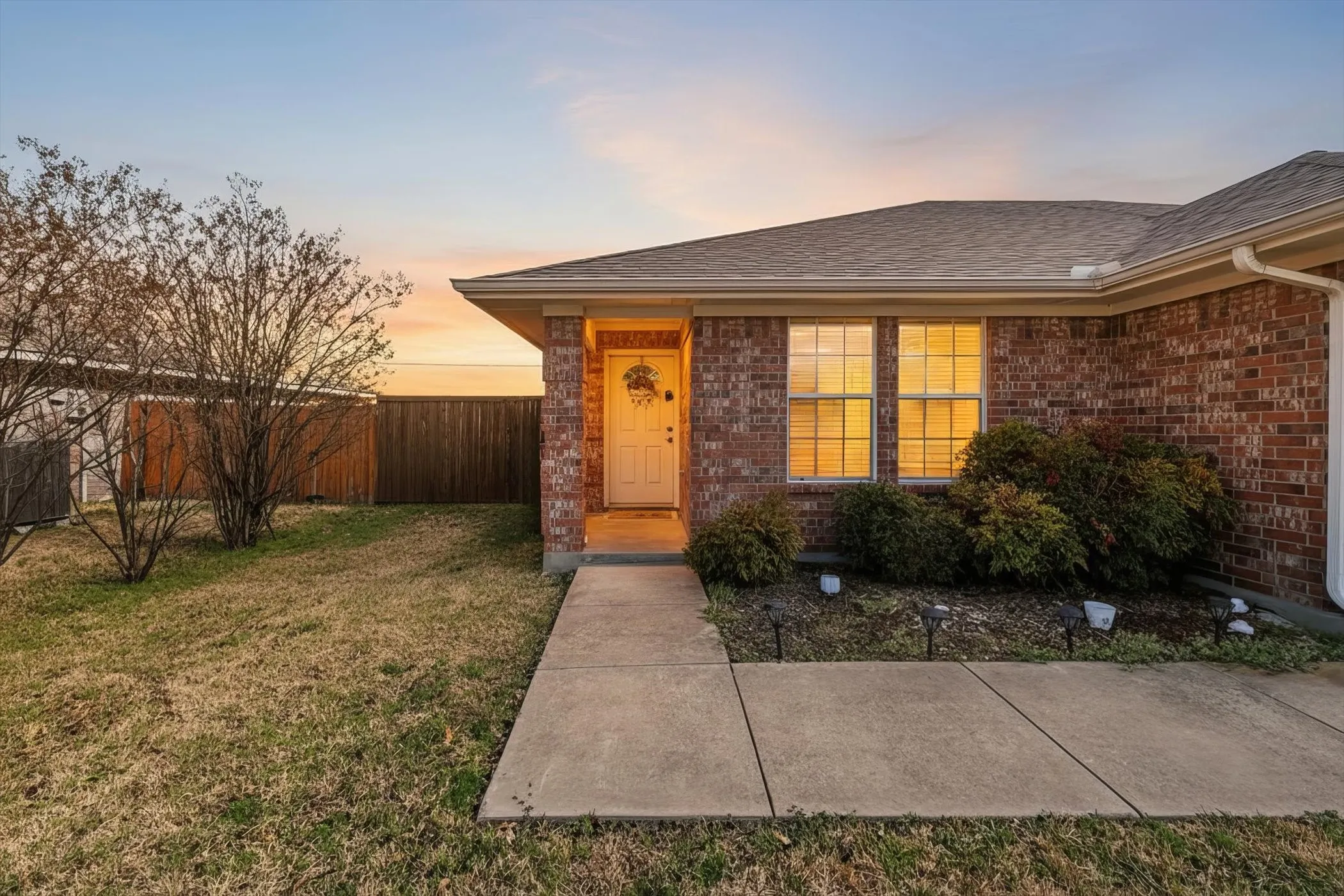 Duplex For Sale in Grayson County , 1185 Greywood Drive, Van Alstyne, Texas 75495, 5 Bedrooms, 4 Bathrooms, 2 Garage spaces, 0 Sqft, built in 2004, Preowned, Price $480,000, mls#21182701, Real Estate Agent in Van Alstyne, Homes For Sale in Grayson county, Homes For Sale in Van Alstyne, Realtor in Van Alstyne Texas, Real Estate Brokerage Independent Realty Texas, Luminita Cordes Realtor