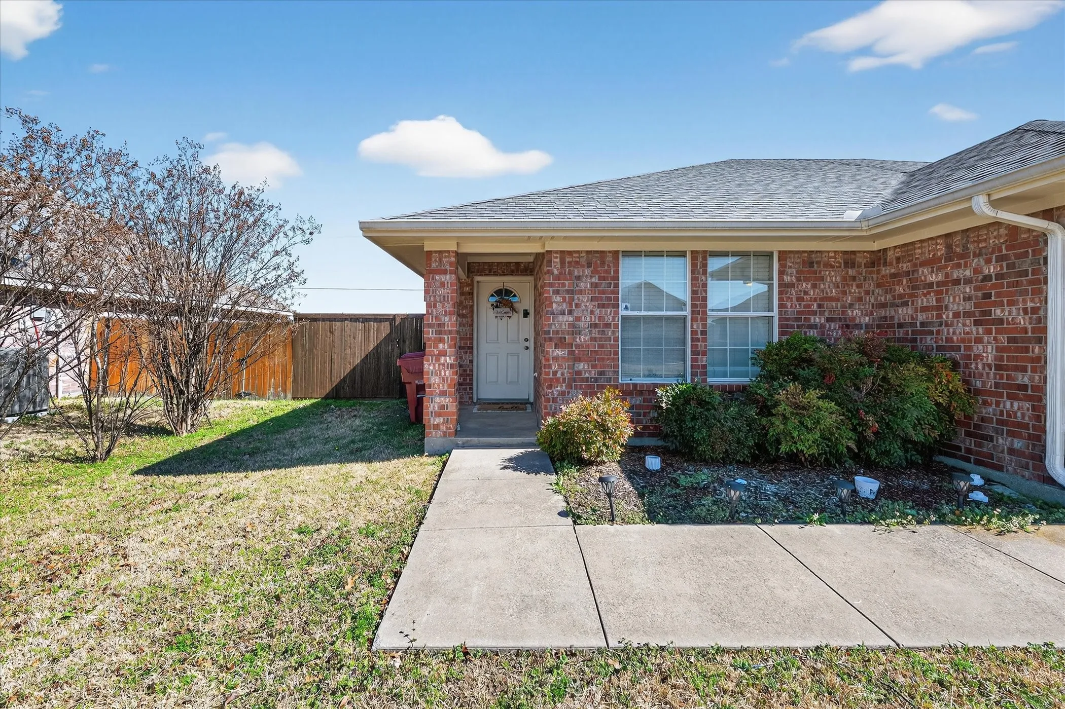 Duplex For Sale in Grayson County , 1185 Greywood Drive, Van Alstyne, Texas 75495, 5 Bedrooms, 4 Bathrooms, 2 Garage spaces, 0 Sqft, built in 2004, Preowned, Price $480,000, mls#21182701, Real Estate Agent in Van Alstyne, Homes For Sale in Grayson county, Homes For Sale in Van Alstyne, Realtor in Van Alstyne Texas, Real Estate Brokerage Independent Realty Texas, Luminita Cordes Realtor