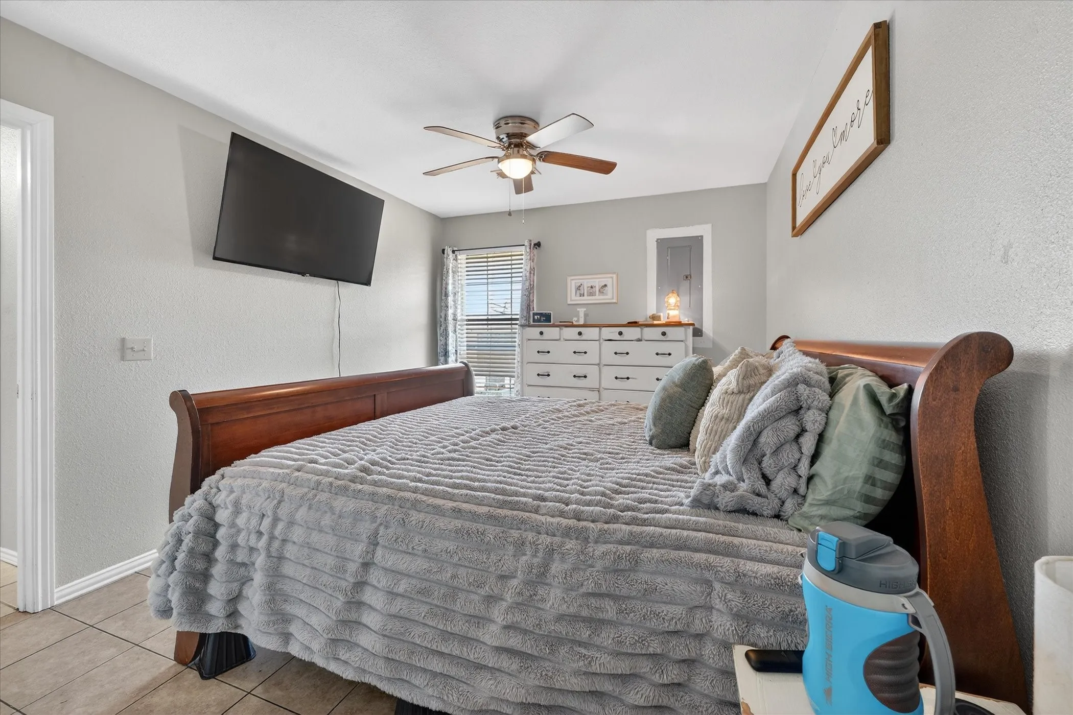 Duplex For Sale in Grayson County , 1185 Greywood Drive, Van Alstyne, Texas 75495, 5 Bedrooms, 4 Bathrooms, 2 Garage spaces, 0 Sqft, built in 2004, Preowned, Price $480,000, mls#21182701, Real Estate Agent in Van Alstyne, Homes For Sale in Grayson county, Homes For Sale in Van Alstyne, Realtor in Van Alstyne Texas, Real Estate Brokerage Independent Realty Texas, Luminita Cordes Realtor