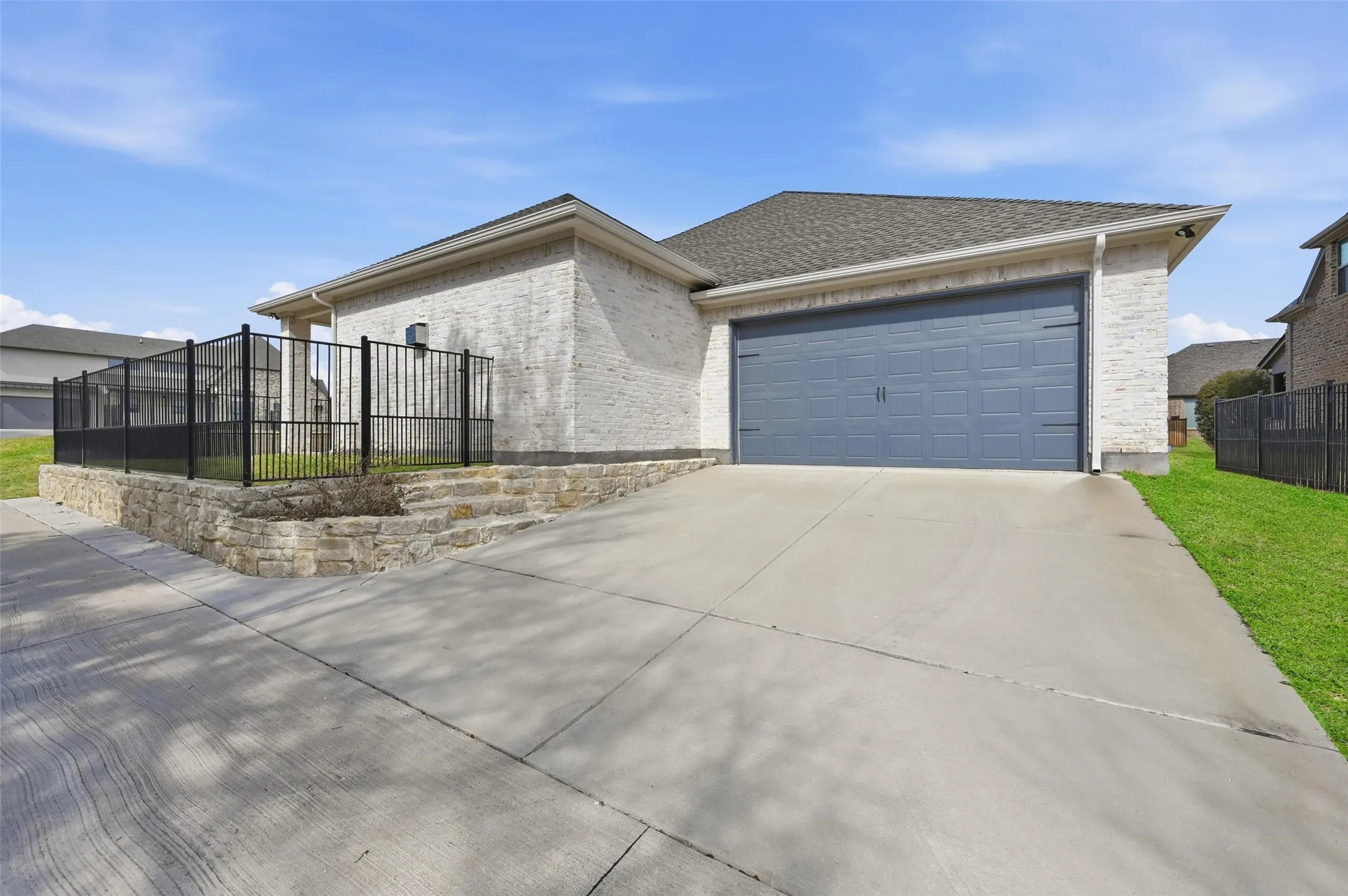 Single Family Residence For Sale in Ellis County , 1645 Ethan Circle, Midlothian, Texas 76065, 3 Bedroom, 2 Bathroom, 2 Garage spaces, 2,730 Sqft, built in 2023, New Construction - Complete, mls#21182412, Real Estate Agent in Midlothian, Homes For Sale in Ellis county, Homes For Sale in Midlothian, Realtor in Midlothian Texas, Real Estate Brokerage Independent Realty Texas, Luminita Cordes Realtor