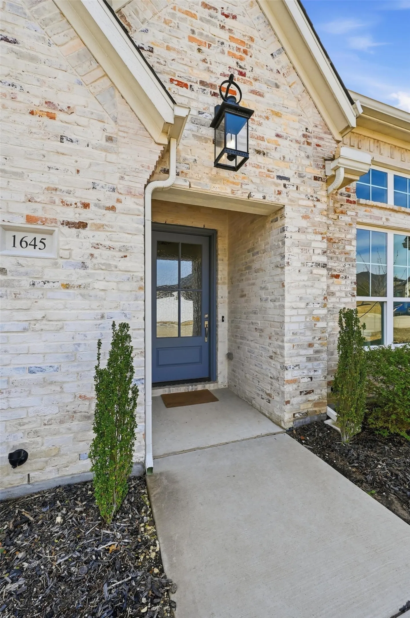 Single Family Residence For Sale in Ellis County , 1645 Ethan Circle, Midlothian, Texas 76065, 3 Bedroom, 2 Bathroom, 2 Garage spaces, 2,730 Sqft, built in 2023, New Construction - Complete, mls#21182412, Real Estate Agent in Midlothian, Homes For Sale in Ellis county, Homes For Sale in Midlothian, Realtor in Midlothian Texas, Real Estate Brokerage Independent Realty Texas, Luminita Cordes Realtor