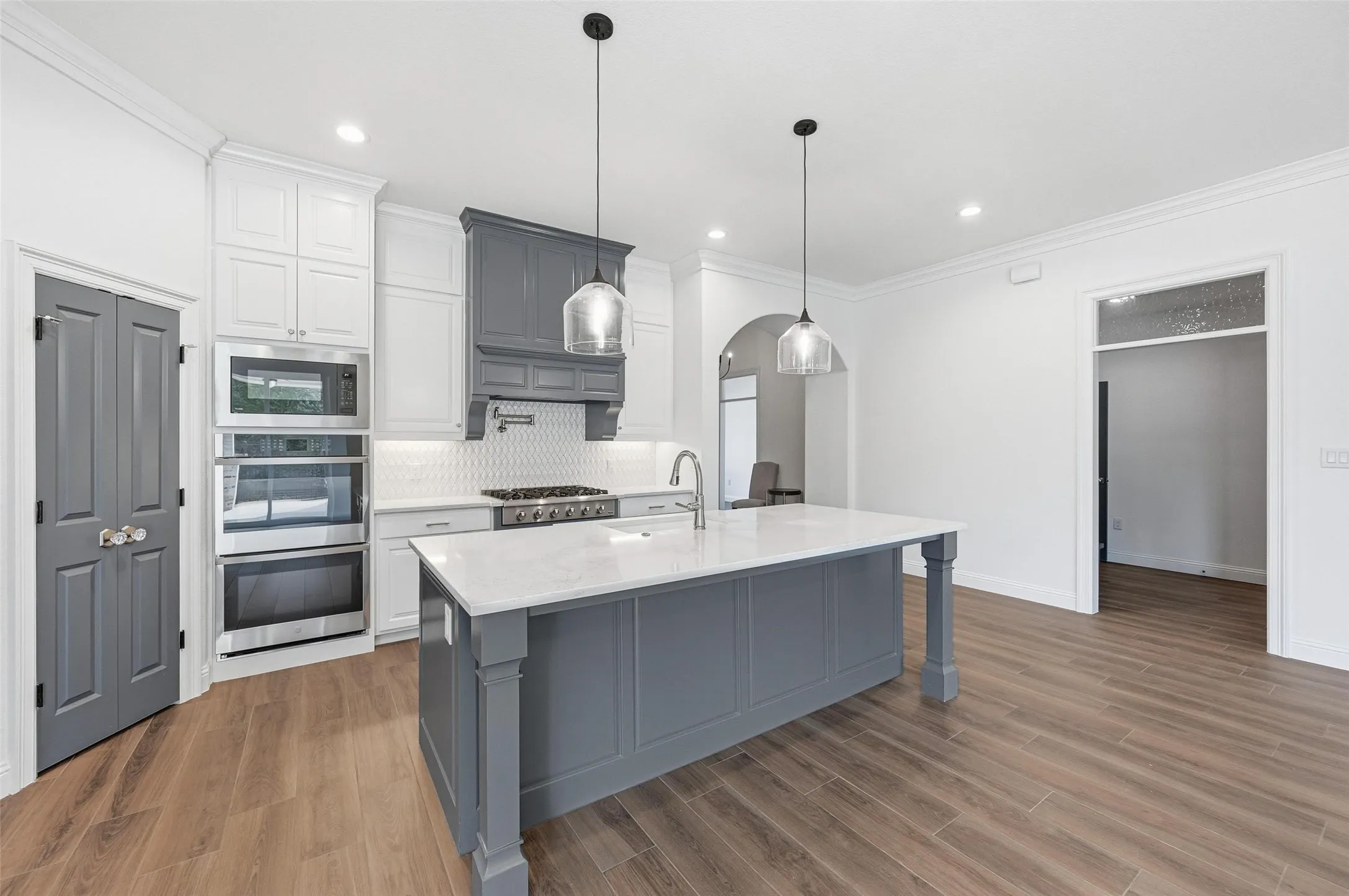 Single Family Residence For Sale in Ellis County , 1645 Ethan Circle, Midlothian, Texas 76065, 3 Bedroom, 2 Bathroom, 2 Garage spaces, 2,730 Sqft, built in 2023, New Construction - Complete, mls#21182412, Real Estate Agent in Midlothian, Homes For Sale in Ellis county, Homes For Sale in Midlothian, Realtor in Midlothian Texas, Real Estate Brokerage Independent Realty Texas, Luminita Cordes Realtor