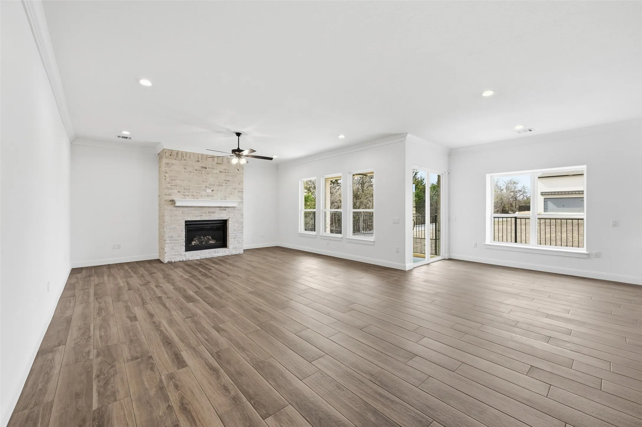 Single Family Residence For Sale in Ellis County , 1645 Ethan Circle, Midlothian, Texas 76065, 3 Bedroom, 2 Bathroom, 2 Garage spaces, 2,730 Sqft, built in 2023, New Construction - Complete, mls#21182412, Real Estate Agent in Midlothian, Homes For Sale in Ellis county, Homes For Sale in Midlothian, Realtor in Midlothian Texas, Real Estate Brokerage Independent Realty Texas, Luminita Cordes Realtor