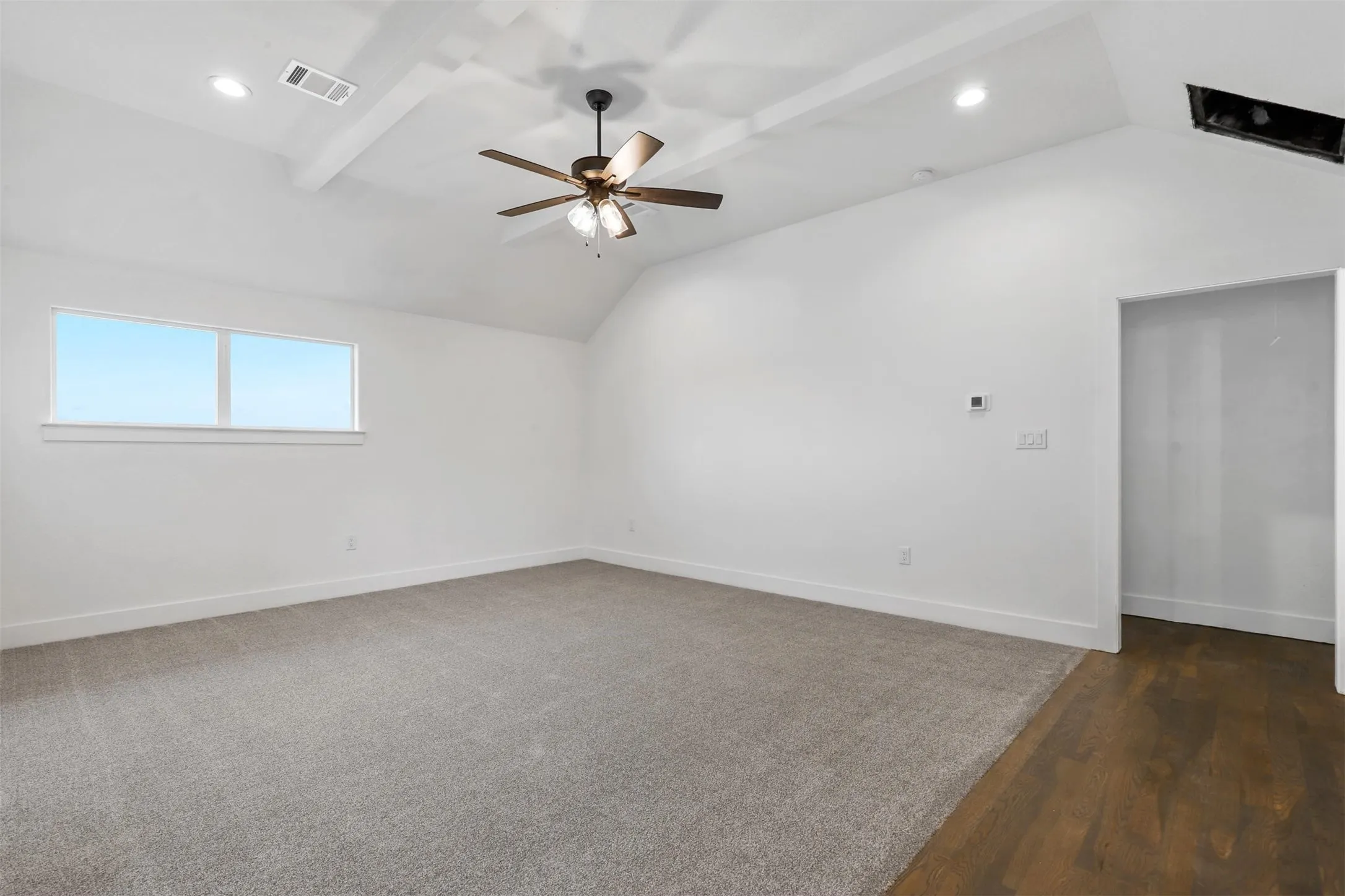 Single Family Residence For Sale in Ellis County , 1657 Ethan Circle, Midlothian, Texas 76065, 3 Bedroom, 3 Bathroom, 2 Garage spaces, 3,152 Sqft, built in 2023, New Construction - Complete, mls#21182403, Real Estate Agent in Midlothian, Homes For Sale in Ellis county, Homes For Sale in Midlothian, Realtor in Midlothian Texas, Real Estate Brokerage Independent Realty Texas, Luminita Cordes Realtor