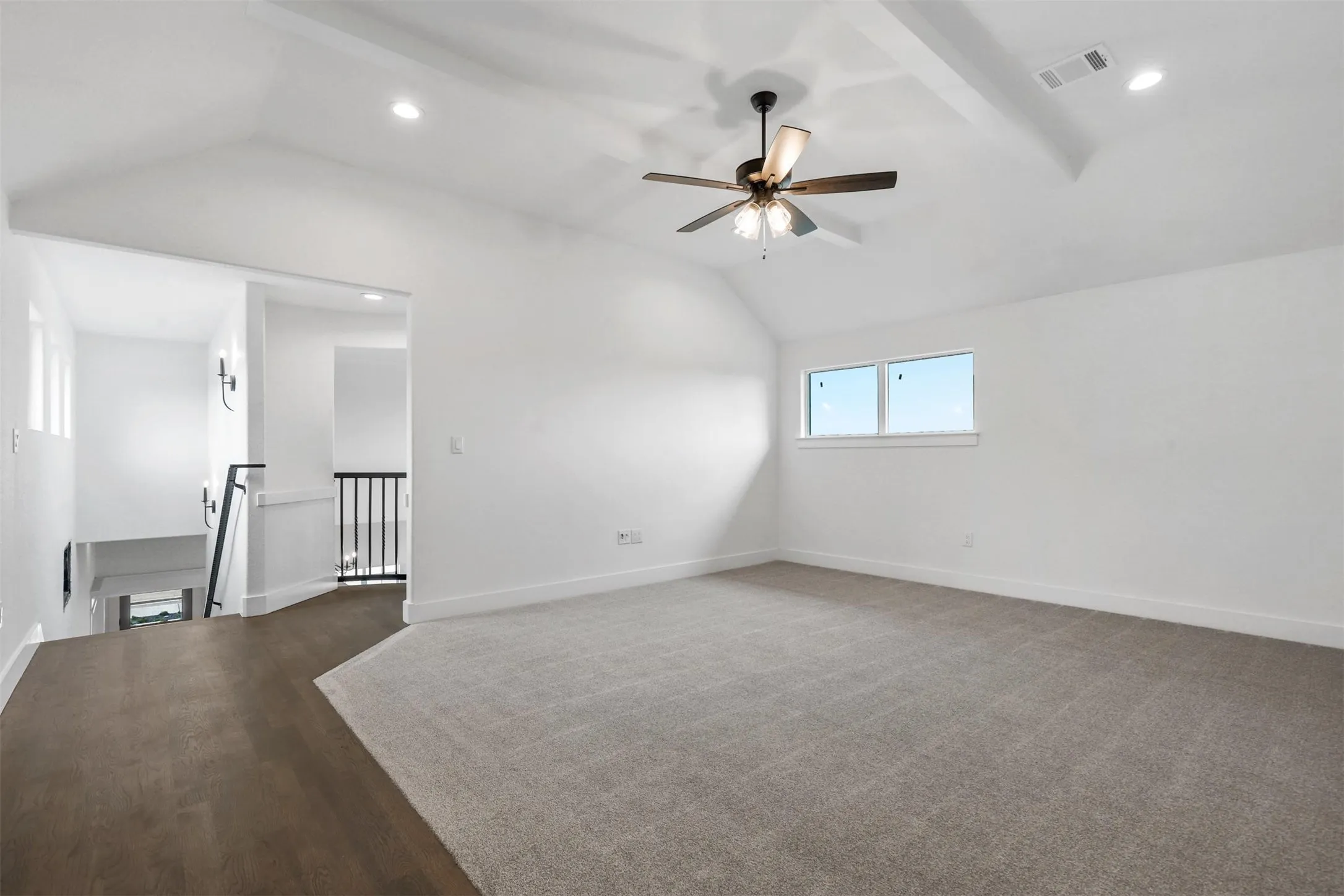 Single Family Residence For Sale in Ellis County , 1657 Ethan Circle, Midlothian, Texas 76065, 3 Bedroom, 3 Bathroom, 2 Garage spaces, 3,152 Sqft, built in 2023, New Construction - Complete, mls#21182403, Real Estate Agent in Midlothian, Homes For Sale in Ellis county, Homes For Sale in Midlothian, Realtor in Midlothian Texas, Real Estate Brokerage Independent Realty Texas, Luminita Cordes Realtor