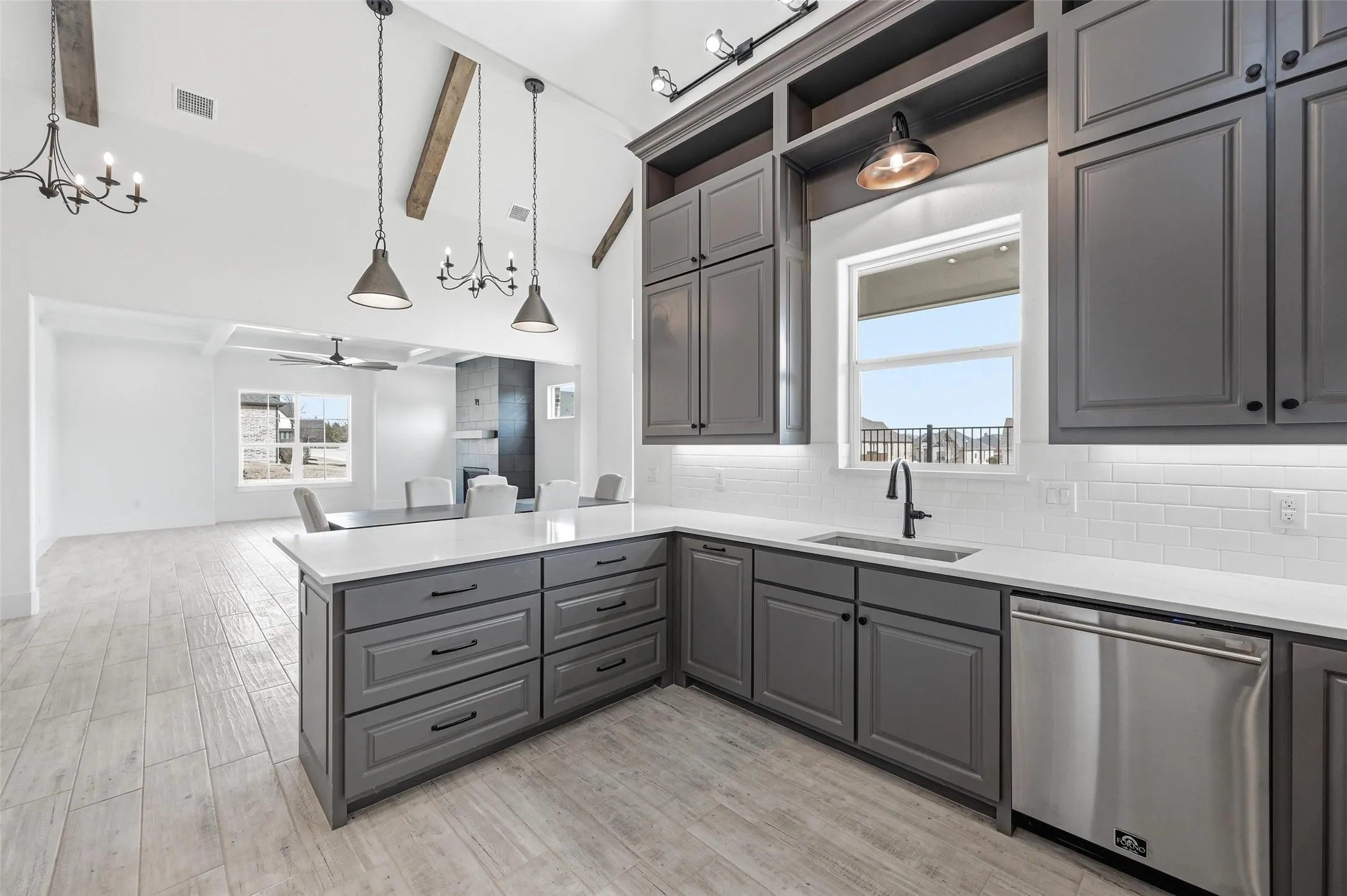 Single Family Residence For Sale in Ellis County , 1657 Ethan Circle, Midlothian, Texas 76065, 3 Bedroom, 3 Bathroom, 2 Garage spaces, 3,152 Sqft, built in 2023, New Construction - Complete, mls#21182403, Real Estate Agent in Midlothian, Homes For Sale in Ellis county, Homes For Sale in Midlothian, Realtor in Midlothian Texas, Real Estate Brokerage Independent Realty Texas, Luminita Cordes Realtor