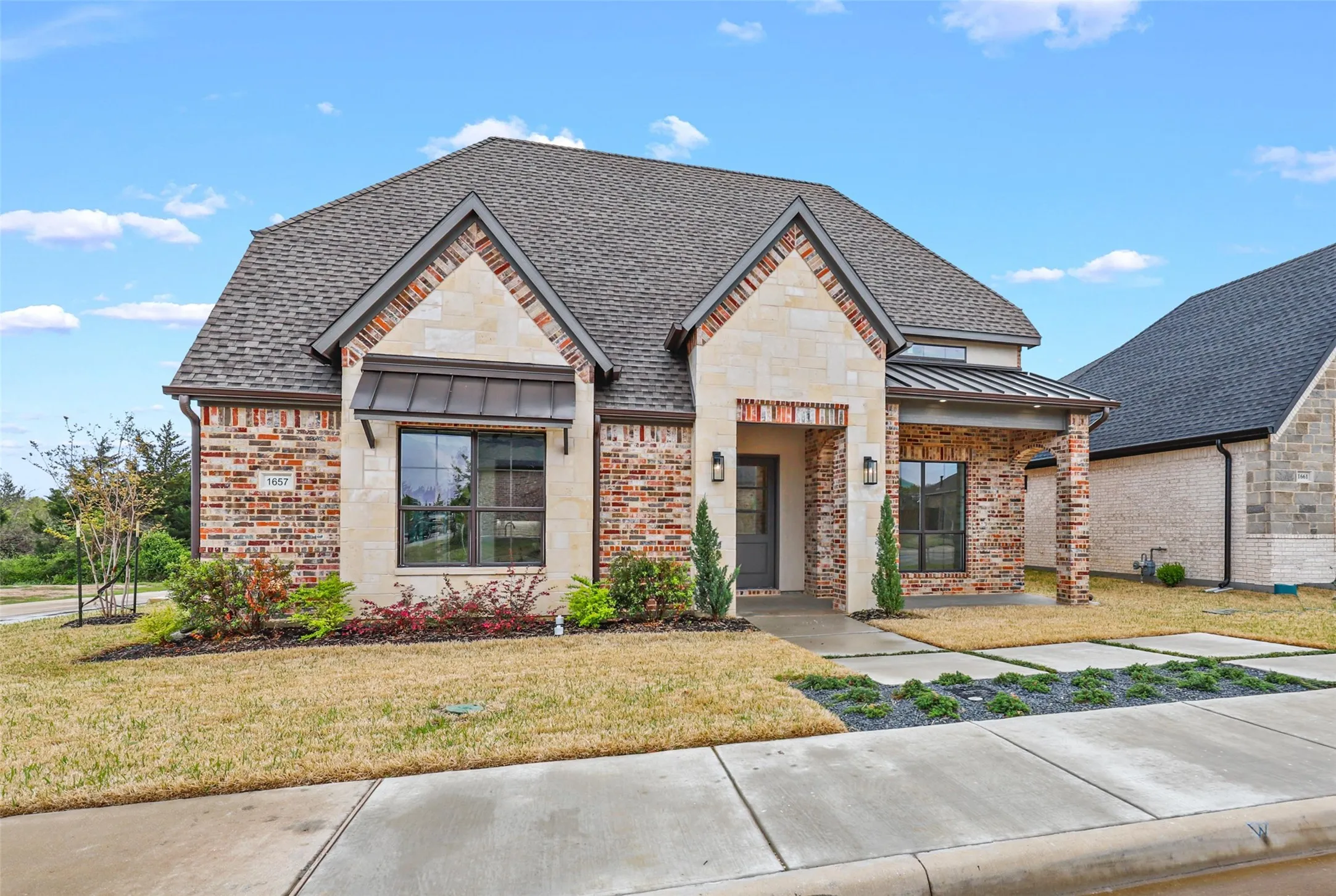 Single Family Residence For Sale in Ellis County , 1657 Ethan Circle, Midlothian, Texas 76065, 3 Bedroom, 3 Bathroom, 2 Garage spaces, 3,152 Sqft, built in 2023, New Construction - Complete, mls#21182403, Real Estate Agent in Midlothian, Homes For Sale in Ellis county, Homes For Sale in Midlothian, Realtor in Midlothian Texas, Real Estate Brokerage Independent Realty Texas, Luminita Cordes Realtor