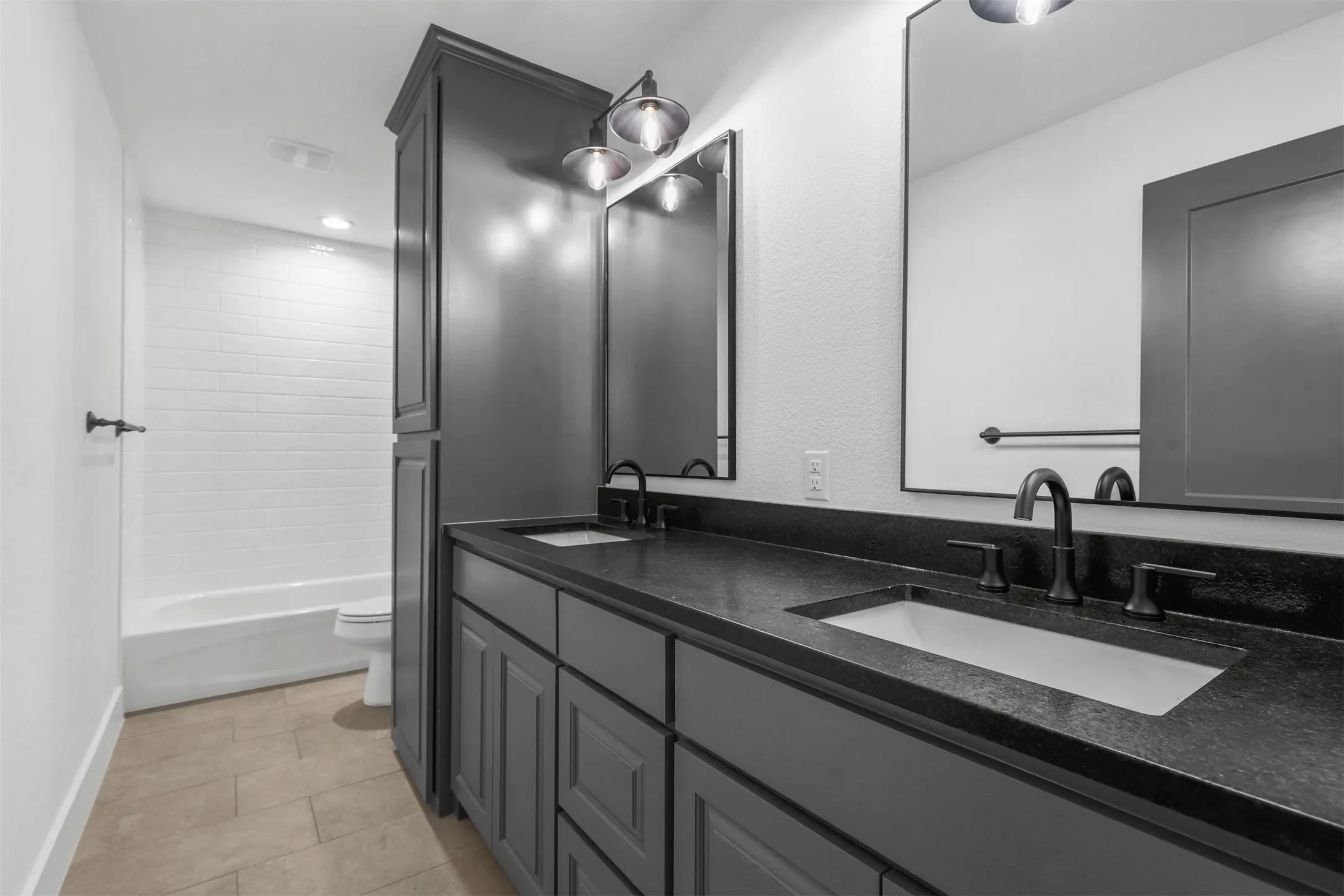 Single Family Residence For Sale in Ellis County , 1657 Ethan Circle, Midlothian, Texas 76065, 3 Bedroom, 3 Bathroom, 2 Garage spaces, 3,152 Sqft, built in 2023, New Construction - Complete, mls#21182403, Real Estate Agent in Midlothian, Homes For Sale in Ellis county, Homes For Sale in Midlothian, Realtor in Midlothian Texas, Real Estate Brokerage Independent Realty Texas, Luminita Cordes Realtor