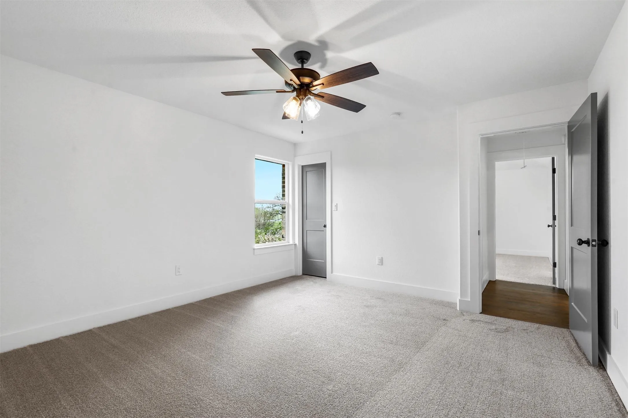 Single Family Residence For Sale in Ellis County , 1657 Ethan Circle, Midlothian, Texas 76065, 3 Bedroom, 3 Bathroom, 2 Garage spaces, 3,152 Sqft, built in 2023, New Construction - Complete, mls#21182403, Real Estate Agent in Midlothian, Homes For Sale in Ellis county, Homes For Sale in Midlothian, Realtor in Midlothian Texas, Real Estate Brokerage Independent Realty Texas, Luminita Cordes Realtor