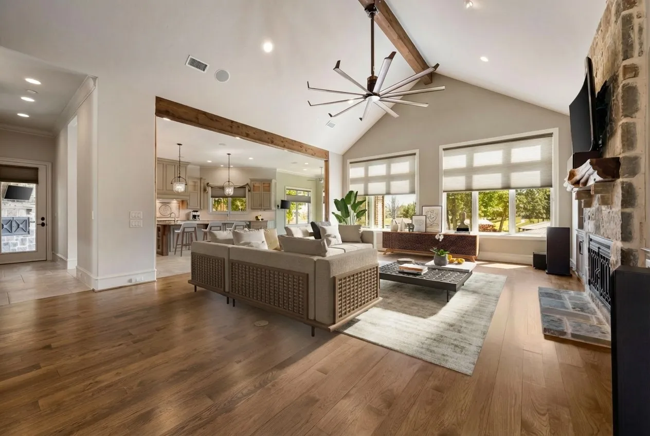 Single Family Residence For Sale in Henderson County , 5581 Nancy Circle, Chandler, Texas 75758, 4 Bedroom, 5 Bathroom, 3 Garage spaces, 6,317 Sqft, built in 2012, Preowned, mls#21163847, Real Estate Agent in Chandler, Homes For Sale in Henderson county, Homes For Sale in Chandler, Realtor in Chandler Texas, Real Estate Brokerage Independent Realty Texas, Luminita Cordes Realtor