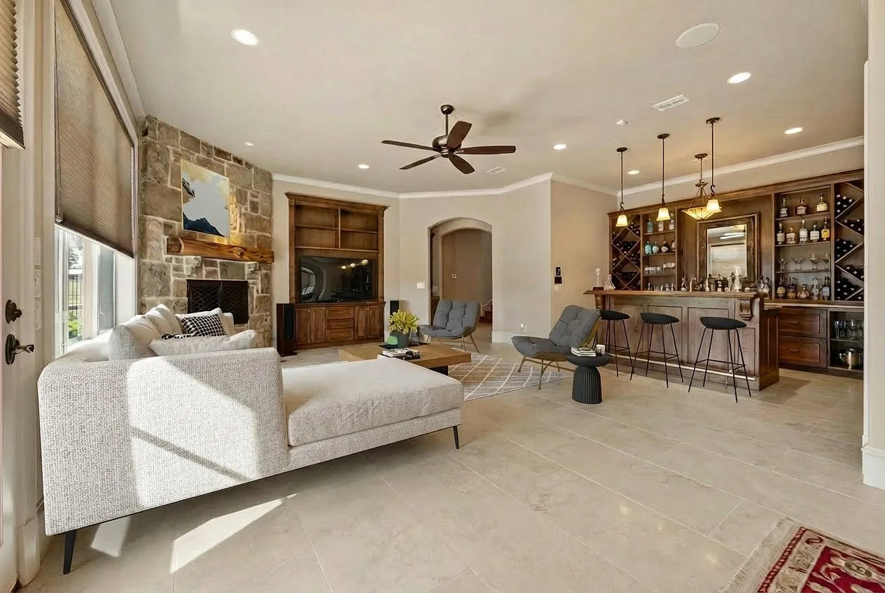 Single Family Residence For Sale in Henderson County , 5581 Nancy Circle, Chandler, Texas 75758, 4 Bedroom, 5 Bathroom, 3 Garage spaces, 6,317 Sqft, built in 2012, Preowned, mls#21163847, Real Estate Agent in Chandler, Homes For Sale in Henderson county, Homes For Sale in Chandler, Realtor in Chandler Texas, Real Estate Brokerage Independent Realty Texas, Luminita Cordes Realtor
