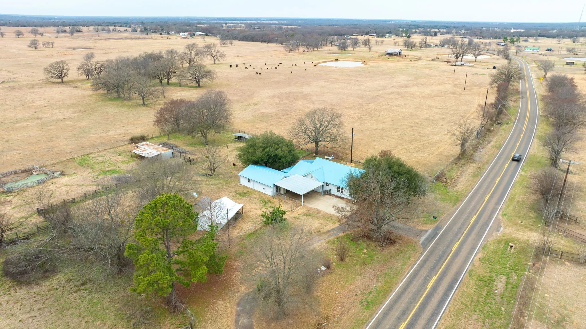 Single Family Residence For Sale in Van Zandt County , 33734 Fm 47, Mabank, Texas 75147, 2 Bedroom, 2 Bathroom, Garage spaces, 1,900 Sqft, built in 1936, Price $400,000, mls#21183391, Real Estate Agent in Mabank, Homes For Sale in Van Zandt county, Homes For Sale in Mabank, Realtor in Mabank Texas, Real Estate Brokerage Independent Realty Texas, Luminita Cordes Realtor