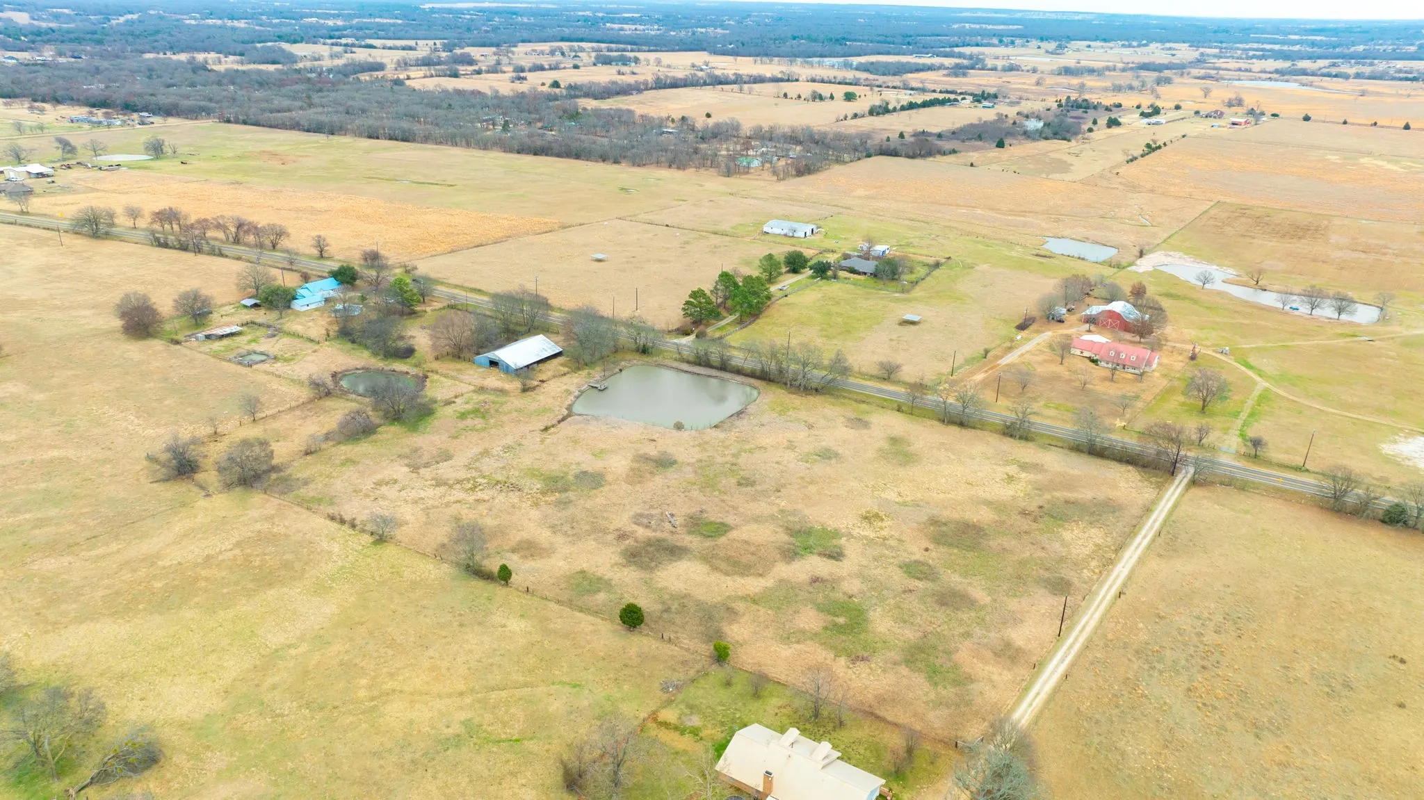 Single Family Residence For Sale in Van Zandt County , 33734 Fm 47, Mabank, Texas 75147, 2 Bedroom, 2 Bathroom, Garage spaces, 1,900 Sqft, built in 1936, Price $400,000, mls#21183391, Real Estate Agent in Mabank, Homes For Sale in Van Zandt county, Homes For Sale in Mabank, Realtor in Mabank Texas, Real Estate Brokerage Independent Realty Texas, Luminita Cordes Realtor