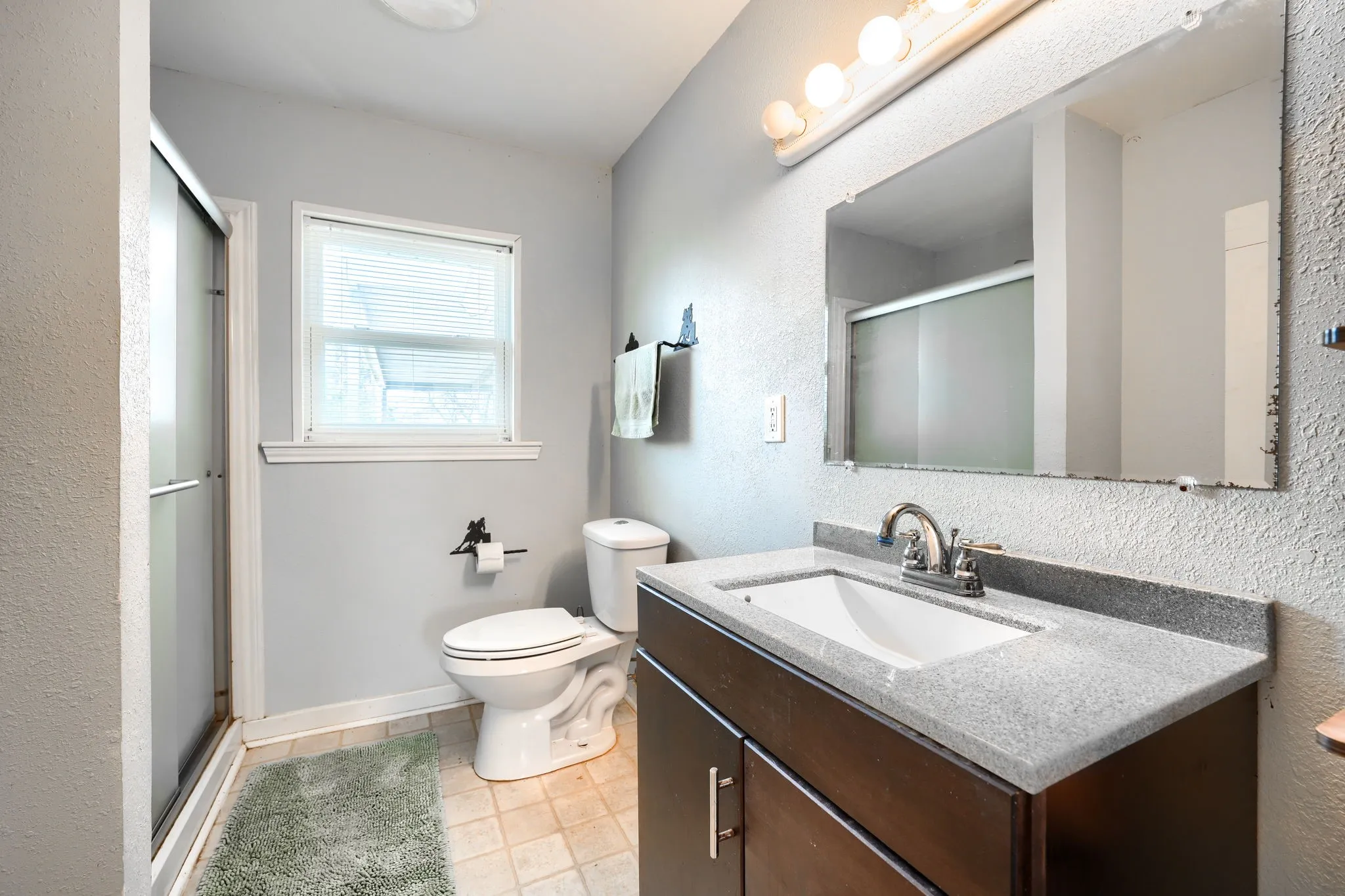 Full bath Off the 2nd Bedroom