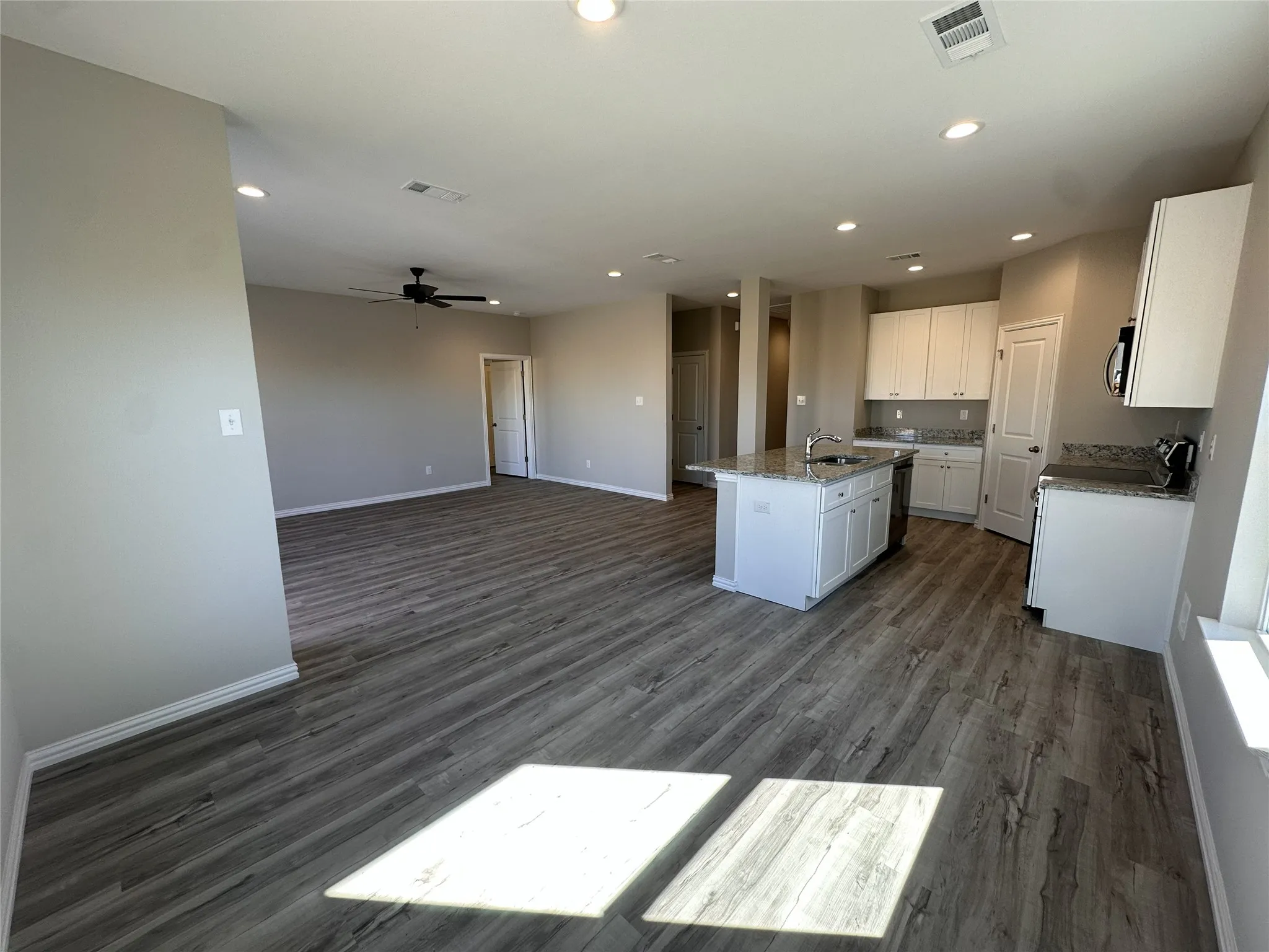 Single Family Residence For Sale in Hunt County , 4812 Delano Street, Greenville, Texas 75401, 4 Bedroom, 3 Bathroom, 2 Garage spaces, 2,110 Sqft, built in 2023, New Construction - Complete, mls#21179218, Real Estate Agent in Greenville, Homes For Sale in Hunt county, Homes For Sale in Greenville, Realtor in Greenville Texas, Real Estate Brokerage Independent Realty Texas, Luminita Cordes Realtor