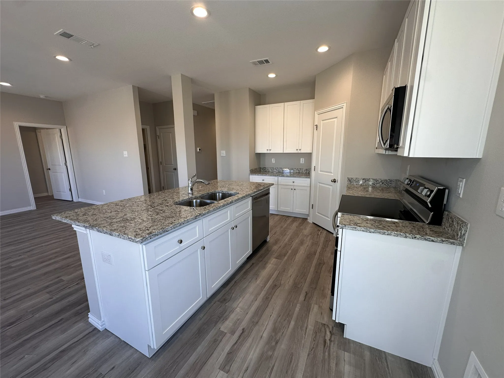 Single Family Residence For Sale in Hunt County , 4812 Delano Street, Greenville, Texas 75401, 4 Bedroom, 3 Bathroom, 2 Garage spaces, 2,110 Sqft, built in 2023, New Construction - Complete, mls#21179218, Real Estate Agent in Greenville, Homes For Sale in Hunt county, Homes For Sale in Greenville, Realtor in Greenville Texas, Real Estate Brokerage Independent Realty Texas, Luminita Cordes Realtor