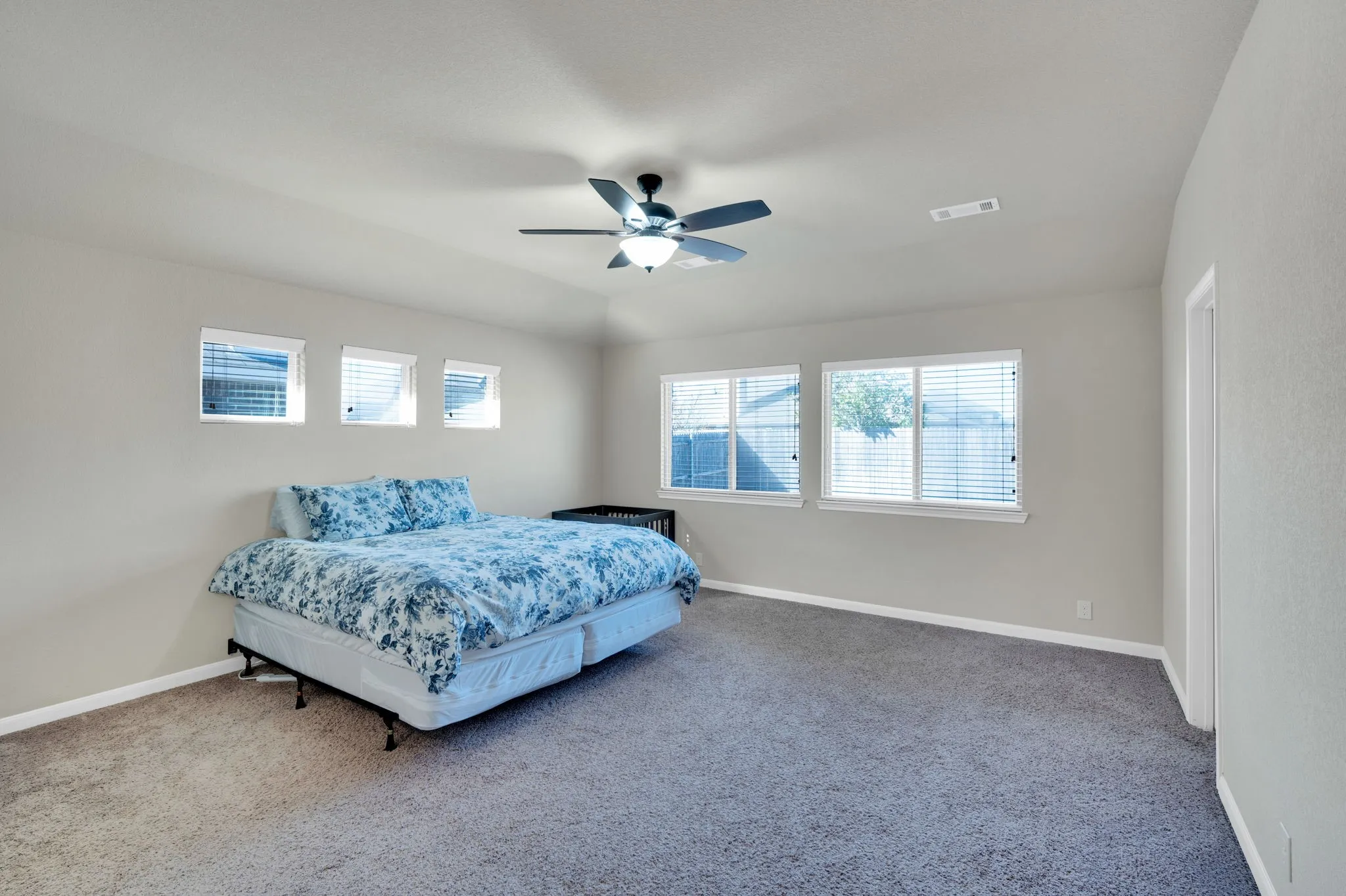 Single Family Residence For Sale in Kaufman County , 2107 Danibelle Drive, Forney, Texas 75126, 3 Bedroom, 2 Bathroom, 2 Garage spaces, 2,216 Sqft, built in 2015, mls#21185682, Real Estate Agent in Forney, Homes For Sale in Kaufman county, Homes For Sale in Forney, Realtor in Forney Texas, Real Estate Brokerage Independent Realty Texas, Luminita Cordes Realtor