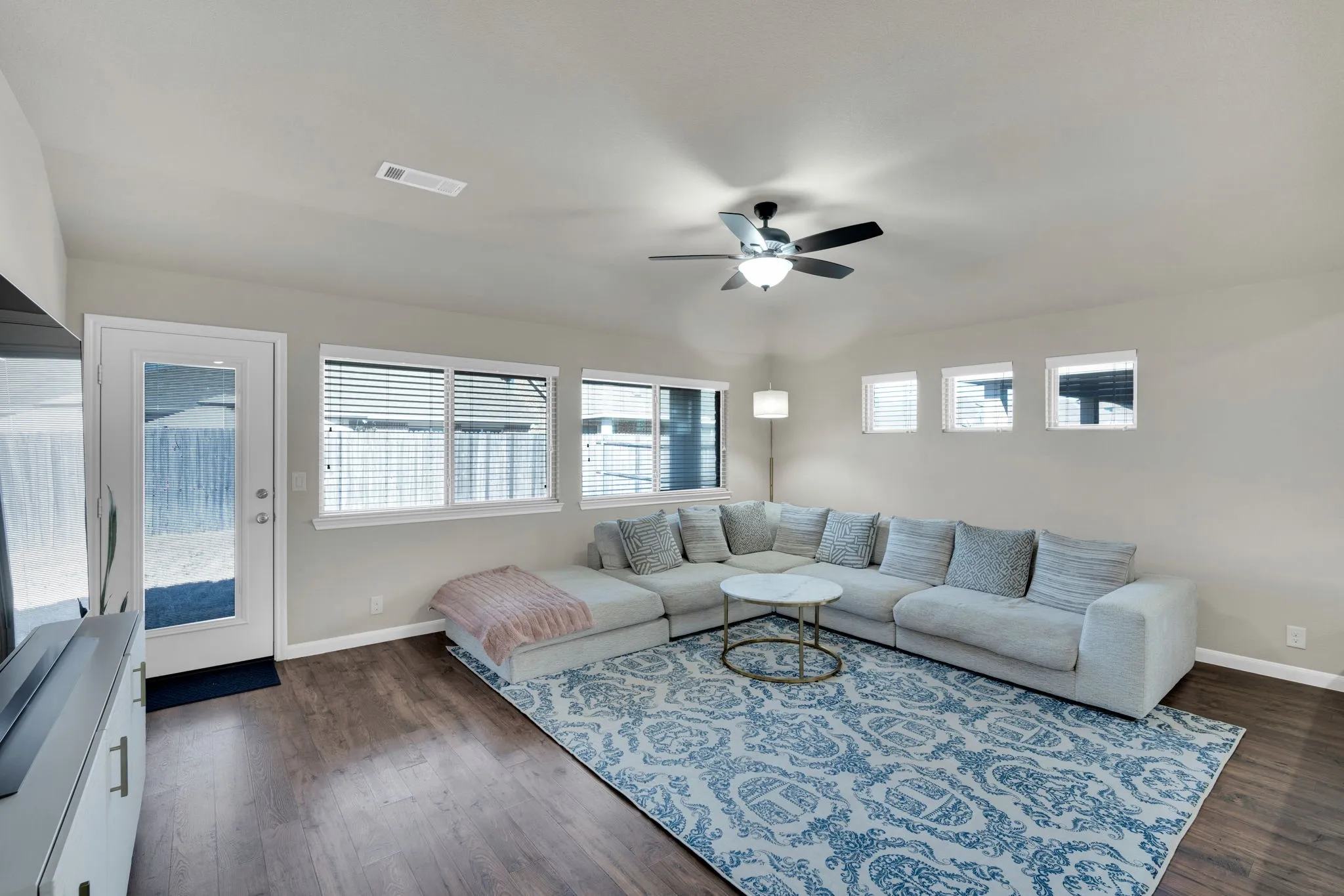 Single Family Residence For Sale in Kaufman County , 2107 Danibelle Drive, Forney, Texas 75126, 3 Bedroom, 2 Bathroom, 2 Garage spaces, 2,216 Sqft, built in 2015, mls#21185682, Real Estate Agent in Forney, Homes For Sale in Kaufman county, Homes For Sale in Forney, Realtor in Forney Texas, Real Estate Brokerage Independent Realty Texas, Luminita Cordes Realtor