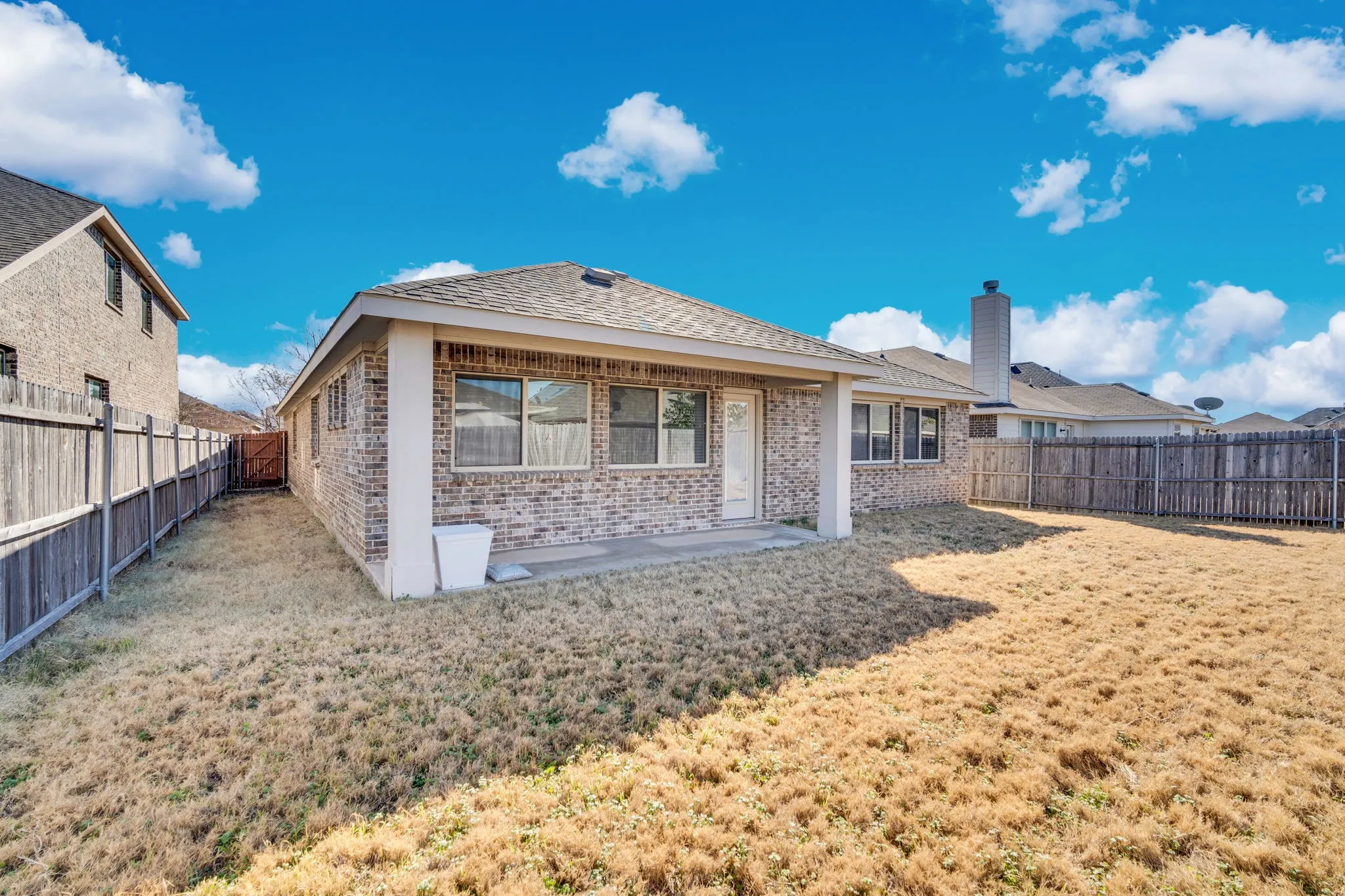 Single Family Residence For Sale in Kaufman County , 2107 Danibelle Drive, Forney, Texas 75126, 3 Bedroom, 2 Bathroom, 2 Garage spaces, 2,216 Sqft, built in 2015, mls#21185682, Real Estate Agent in Forney, Homes For Sale in Kaufman county, Homes For Sale in Forney, Realtor in Forney Texas, Real Estate Brokerage Independent Realty Texas, Luminita Cordes Realtor