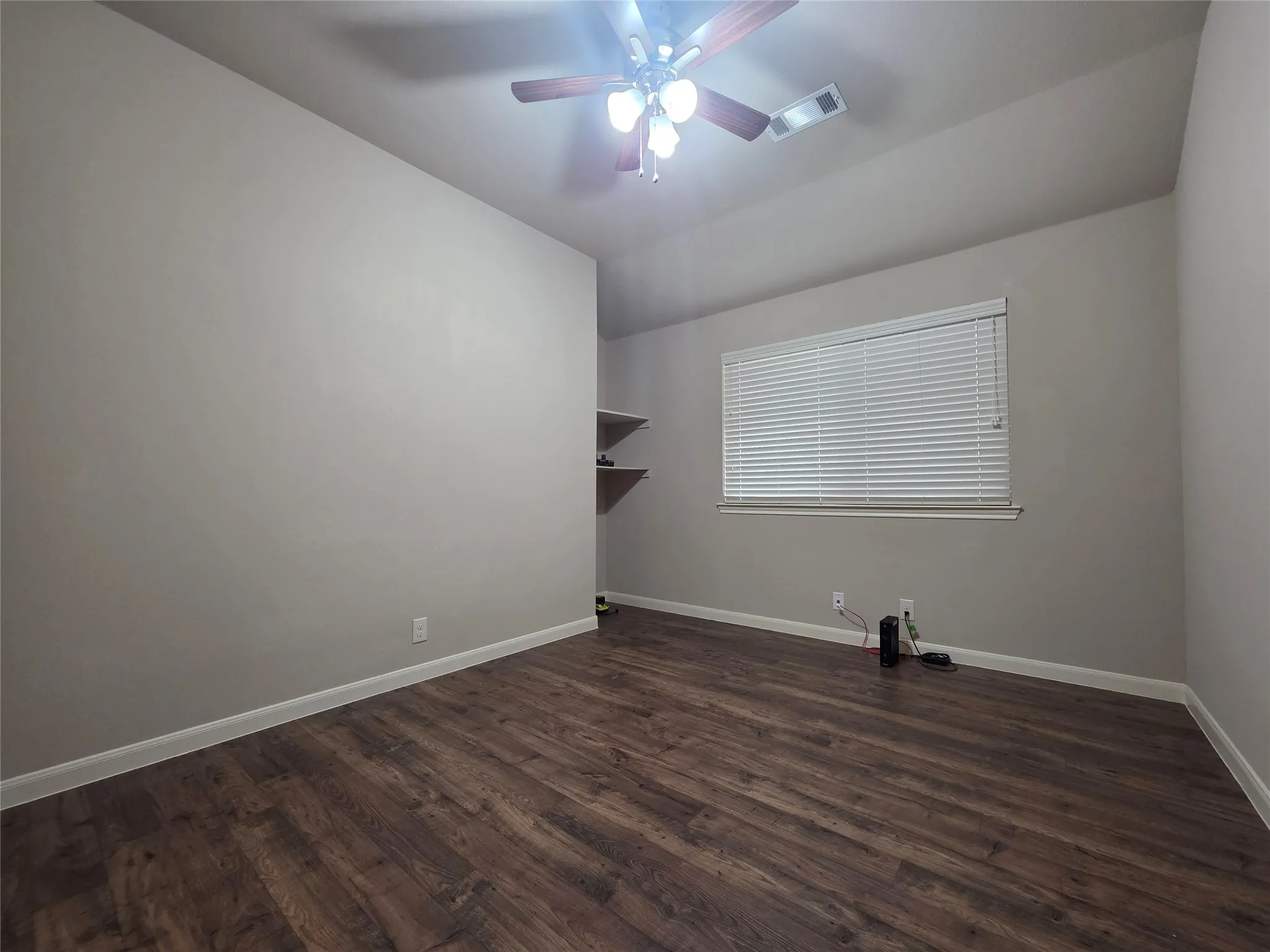 Single Family Residence For Sale in Kaufman County , 2107 Danibelle Drive, Forney, Texas 75126, 3 Bedroom, 2 Bathroom, 2 Garage spaces, 2,216 Sqft, built in 2015, mls#21185682, Real Estate Agent in Forney, Homes For Sale in Kaufman county, Homes For Sale in Forney, Realtor in Forney Texas, Real Estate Brokerage Independent Realty Texas, Luminita Cordes Realtor