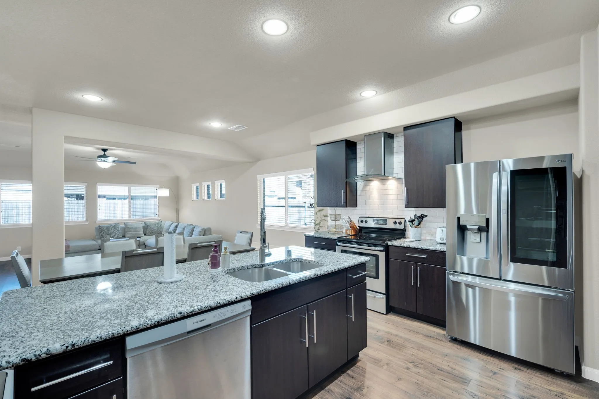 Single Family Residence For Sale in Kaufman County , 2107 Danibelle Drive, Forney, Texas 75126, 3 Bedroom, 2 Bathroom, 2 Garage spaces, 2,216 Sqft, built in 2015, mls#21185682, Real Estate Agent in Forney, Homes For Sale in Kaufman county, Homes For Sale in Forney, Realtor in Forney Texas, Real Estate Brokerage Independent Realty Texas, Luminita Cordes Realtor
