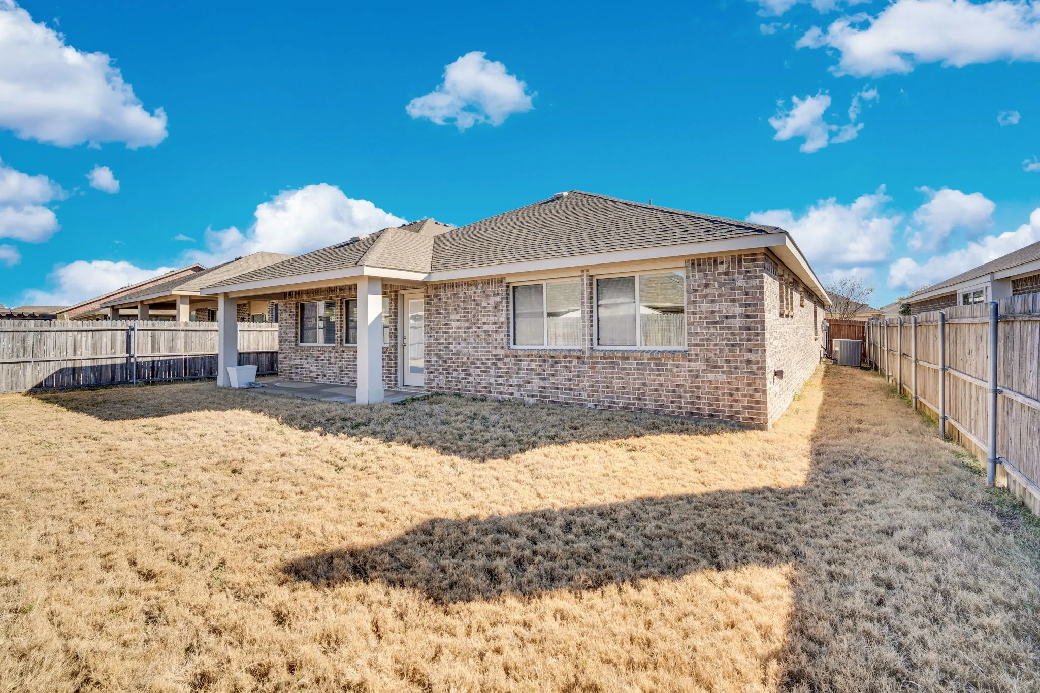 Single Family Residence For Sale in Kaufman County , 2107 Danibelle Drive, Forney, Texas 75126, 3 Bedroom, 2 Bathroom, 2 Garage spaces, 2,216 Sqft, built in 2015, mls#21185682, Real Estate Agent in Forney, Homes For Sale in Kaufman county, Homes For Sale in Forney, Realtor in Forney Texas, Real Estate Brokerage Independent Realty Texas, Luminita Cordes Realtor