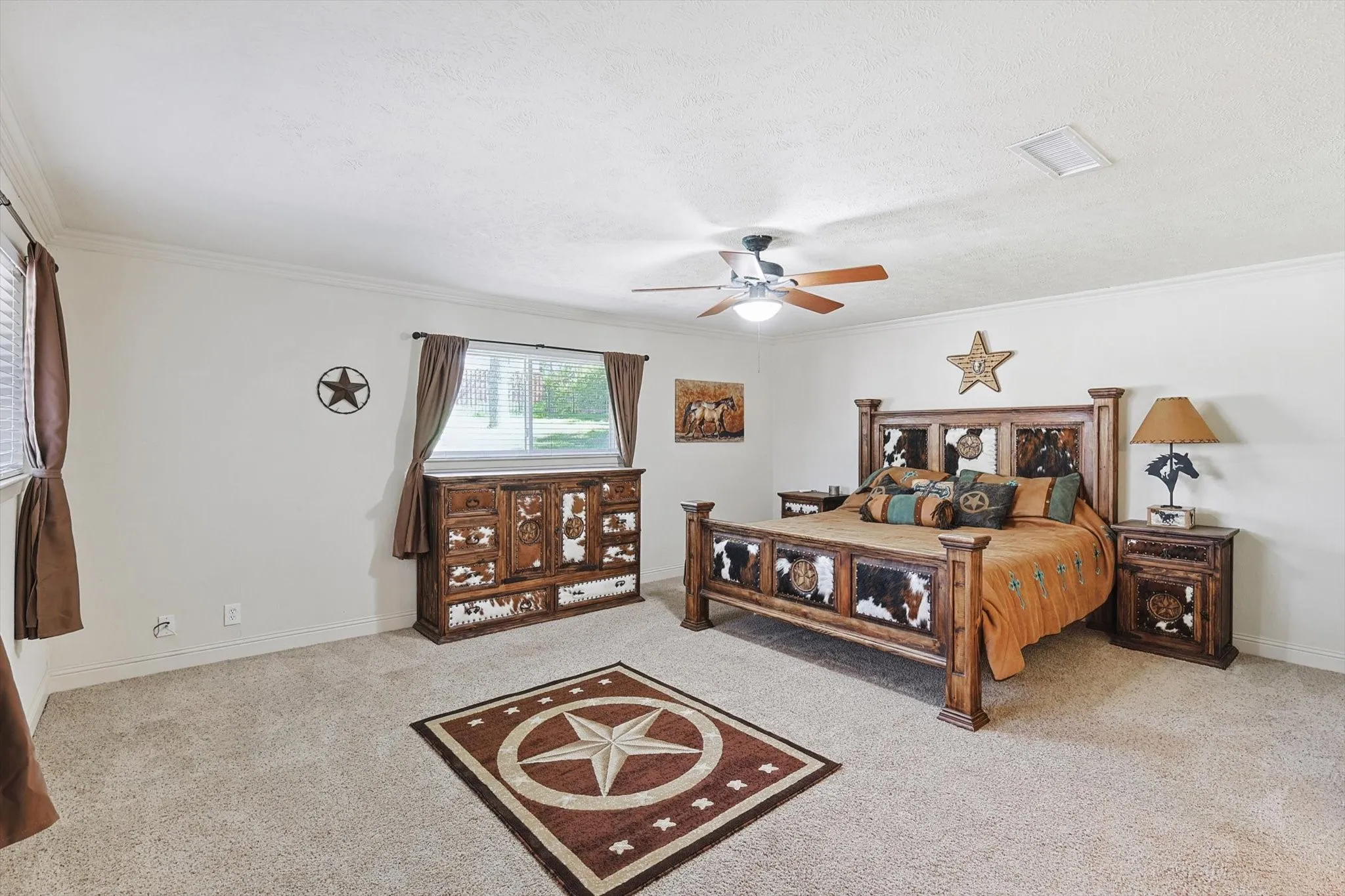 Single Family Residence For Sale in Denton County , 1005 Hopkins Drive, Denton, Texas 76205, 3 Bedroom, 3 Bathroom, 2 Garage spaces, 2,696 Sqft, built in 1974, Preowned, mls#21183990, Real Estate Agent in Denton, Homes For Sale in Denton county, Homes For Sale in Denton, Realtor in Denton Texas, Real Estate Brokerage Independent Realty Texas, Luminita Cordes Realtor