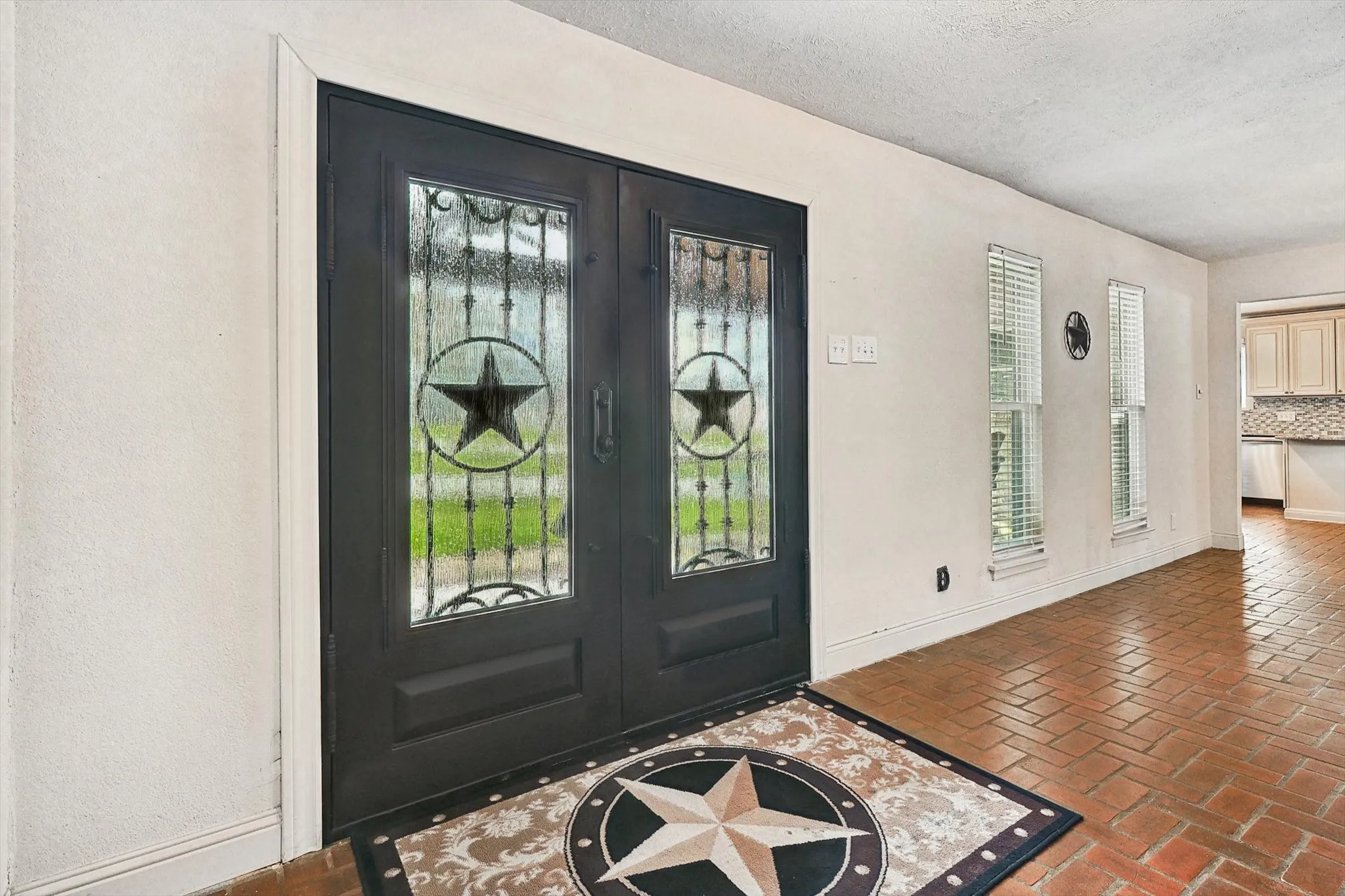 Single Family Residence For Sale in Denton County , 1005 Hopkins Drive, Denton, Texas 76205, 3 Bedroom, 3 Bathroom, 2 Garage spaces, 2,696 Sqft, built in 1974, Preowned, mls#21183990, Real Estate Agent in Denton, Homes For Sale in Denton county, Homes For Sale in Denton, Realtor in Denton Texas, Real Estate Brokerage Independent Realty Texas, Luminita Cordes Realtor