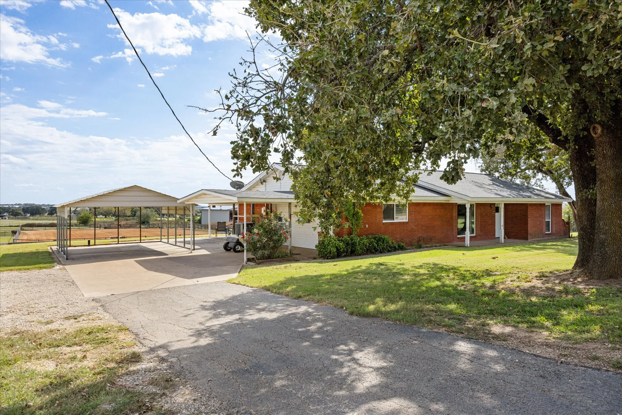 View of front of house featuring a front yard