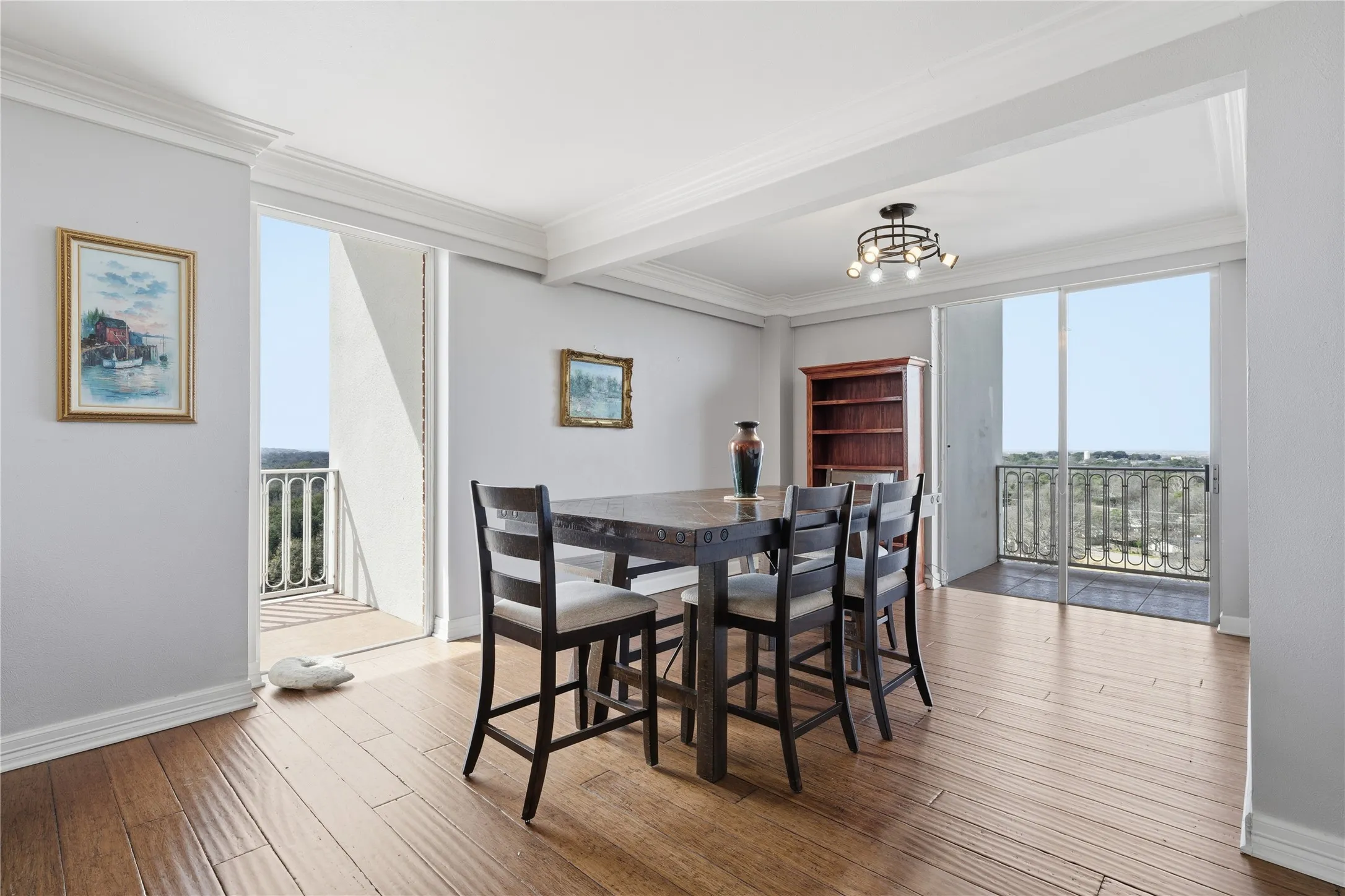 Condominium For Sale in Mc Lennan County , 4924 Cobbs Drive 9C, Waco, Texas 76710, 2 Bedrooms, 2 Bathrooms, Garage spaces, 1,538 Sqft, built in 1966, Price $295,000, mls#21183413, Real Estate Agent in Waco, Homes For Sale in Mc Lennan county, Homes For Sale in Waco, Realtor in Waco Texas, Real Estate Brokerage Independent Realty Texas, Luminita Cordes Realtor