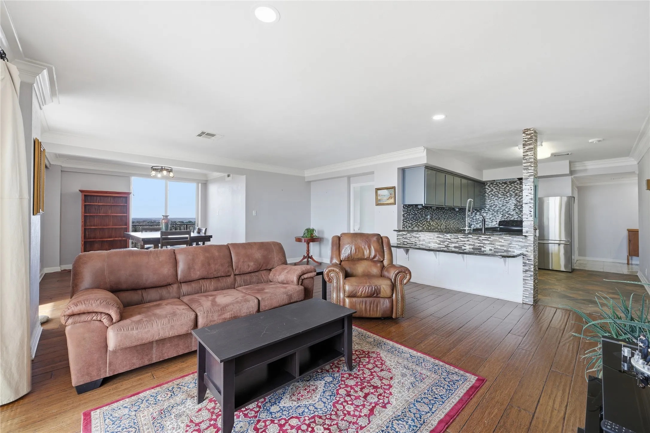 Condominium For Sale in Mc Lennan County , 4924 Cobbs Drive 9C, Waco, Texas 76710, 2 Bedrooms, 2 Bathrooms, Garage spaces, 1,538 Sqft, built in 1966, Price $295,000, mls#21183413, Real Estate Agent in Waco, Homes For Sale in Mc Lennan county, Homes For Sale in Waco, Realtor in Waco Texas, Real Estate Brokerage Independent Realty Texas, Luminita Cordes Realtor