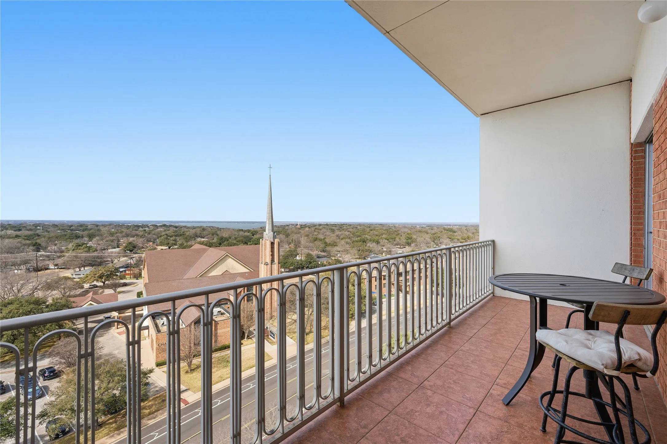 Condominium For Sale in Mc Lennan County , 4924 Cobbs Drive 9C, Waco, Texas 76710, 2 Bedrooms, 2 Bathrooms, Garage spaces, 1,538 Sqft, built in 1966, Price $295,000, mls#21183413, Real Estate Agent in Waco, Homes For Sale in Mc Lennan county, Homes For Sale in Waco, Realtor in Waco Texas, Real Estate Brokerage Independent Realty Texas, Luminita Cordes Realtor