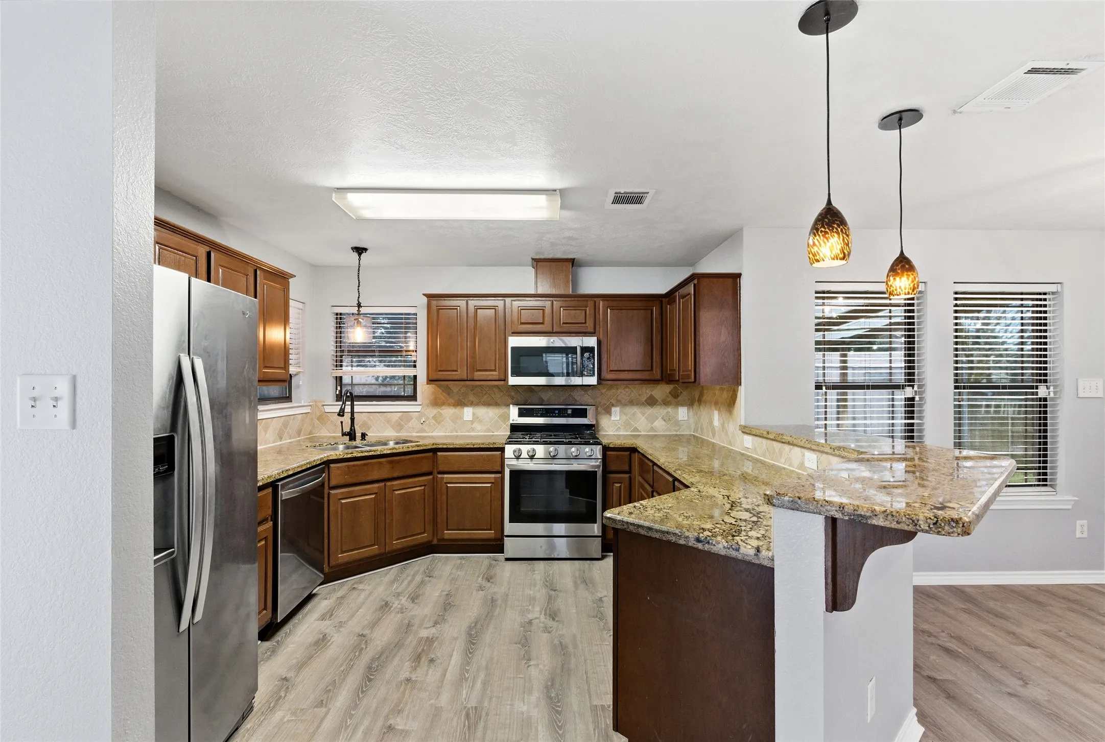 Single Family Residence For Sale in Brazos County , 1112 Hopewell Court, College Station, Texas 77845, 6 Bedroom, 4 Bathroom, Garage spaces, 2,870 Sqft, built in 2008, Preowned, Price $399,000, mls#21183595, Real Estate Agent in College Station, Homes For Sale in Brazos county, Homes For Sale in College Station, Realtor in College Station Texas, Real Estate Brokerage Independent Realty Texas, Luminita Cordes Realtor