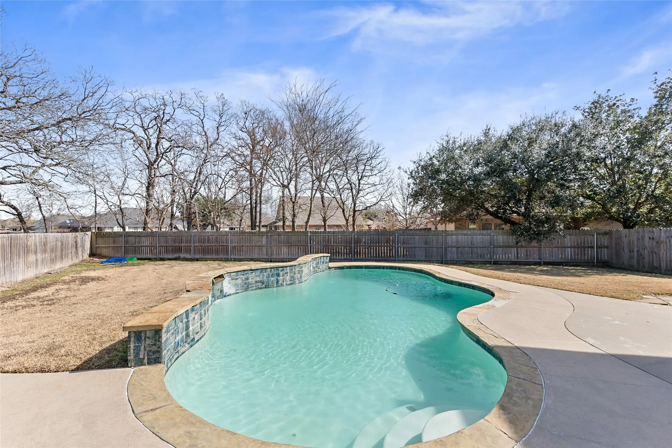 Single Family Residence For Sale in Brazos County , 1112 Hopewell Court, College Station, Texas 77845, 6 Bedroom, 4 Bathroom, Garage spaces, 2,870 Sqft, built in 2008, Preowned, Price $399,000, mls#21183595, Real Estate Agent in College Station, Homes For Sale in Brazos county, Homes For Sale in College Station, Realtor in College Station Texas, Real Estate Brokerage Independent Realty Texas, Luminita Cordes Realtor