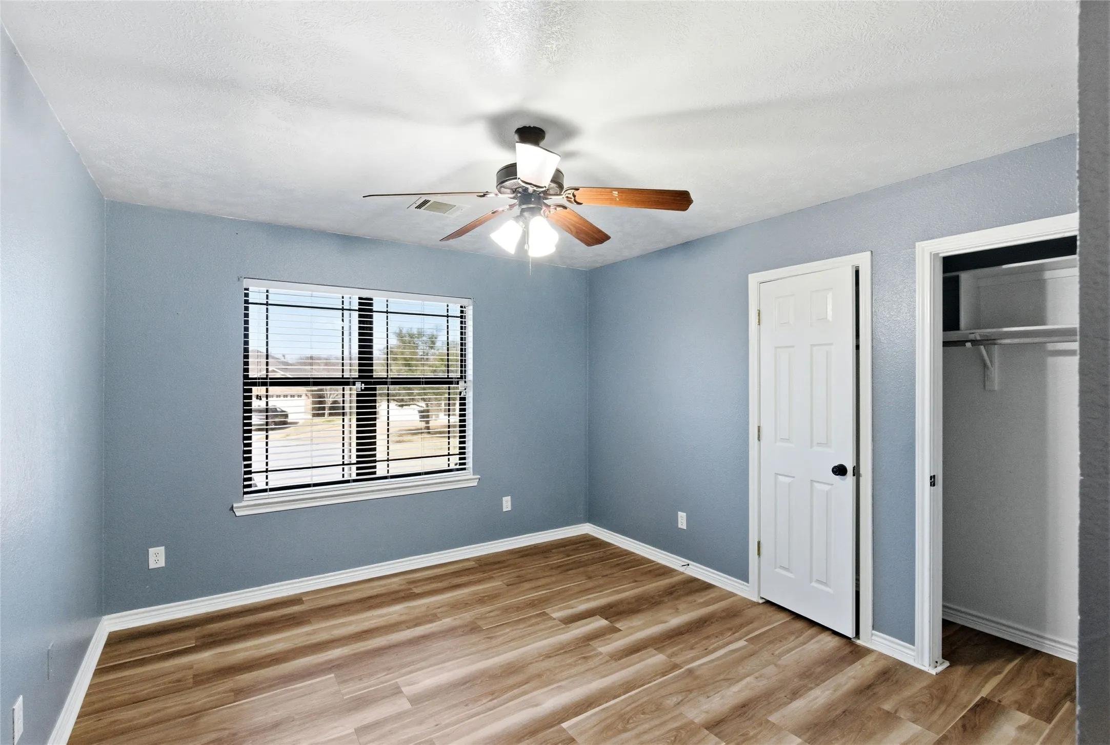 Single Family Residence For Sale in Brazos County , 1112 Hopewell Court, College Station, Texas 77845, 6 Bedroom, 4 Bathroom, Garage spaces, 2,870 Sqft, built in 2008, Preowned, Price $399,000, mls#21183595, Real Estate Agent in College Station, Homes For Sale in Brazos county, Homes For Sale in College Station, Realtor in College Station Texas, Real Estate Brokerage Independent Realty Texas, Luminita Cordes Realtor