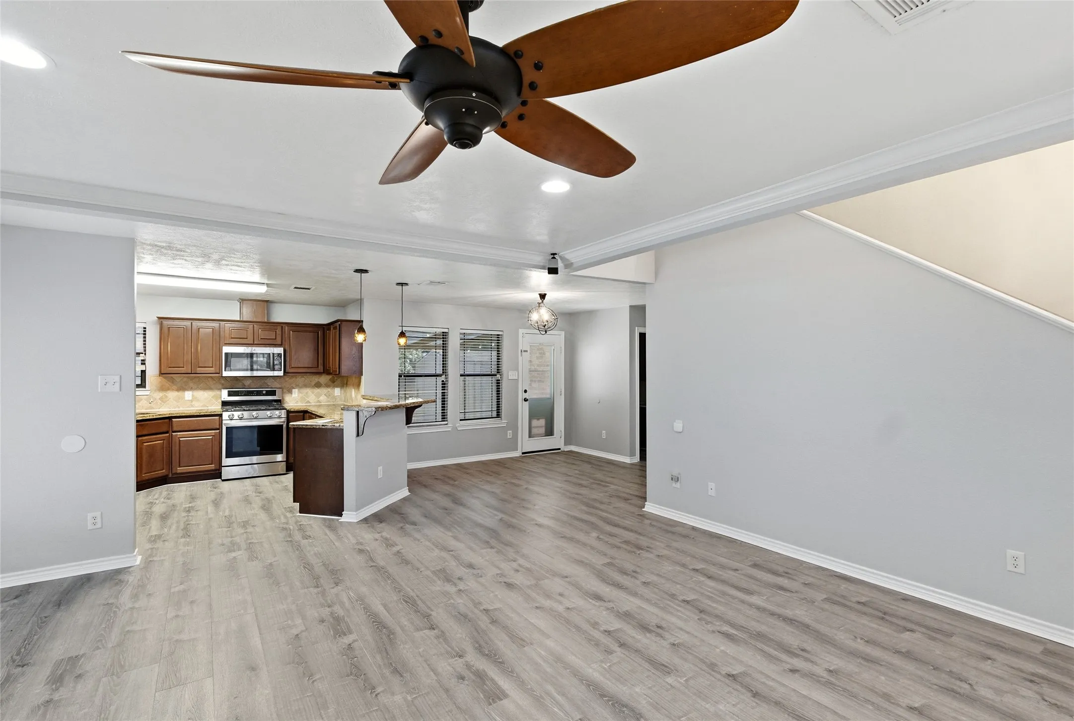 Single Family Residence For Sale in Brazos County , 1112 Hopewell Court, College Station, Texas 77845, 6 Bedroom, 4 Bathroom, Garage spaces, 2,870 Sqft, built in 2008, Preowned, Price $399,000, mls#21183595, Real Estate Agent in College Station, Homes For Sale in Brazos county, Homes For Sale in College Station, Realtor in College Station Texas, Real Estate Brokerage Independent Realty Texas, Luminita Cordes Realtor