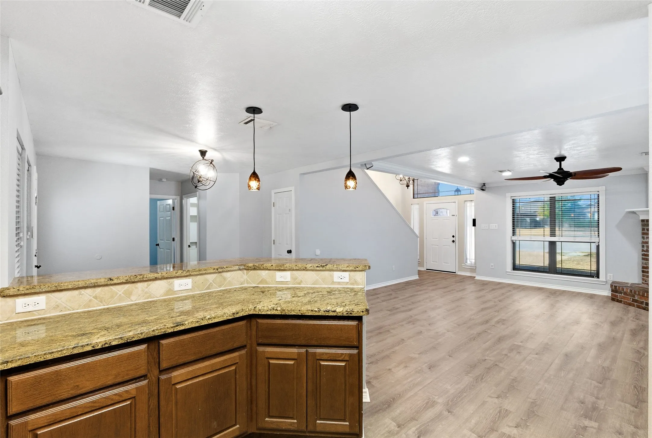 Single Family Residence For Sale in Brazos County , 1112 Hopewell Court, College Station, Texas 77845, 6 Bedroom, 4 Bathroom, Garage spaces, 2,870 Sqft, built in 2008, Preowned, Price $399,000, mls#21183595, Real Estate Agent in College Station, Homes For Sale in Brazos county, Homes For Sale in College Station, Realtor in College Station Texas, Real Estate Brokerage Independent Realty Texas, Luminita Cordes Realtor