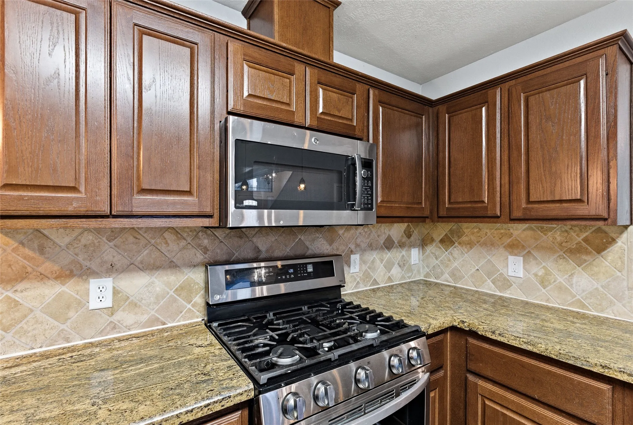 Single Family Residence For Sale in Brazos County , 1112 Hopewell Court, College Station, Texas 77845, 6 Bedroom, 4 Bathroom, Garage spaces, 2,870 Sqft, built in 2008, Preowned, Price $399,000, mls#21183595, Real Estate Agent in College Station, Homes For Sale in Brazos county, Homes For Sale in College Station, Realtor in College Station Texas, Real Estate Brokerage Independent Realty Texas, Luminita Cordes Realtor