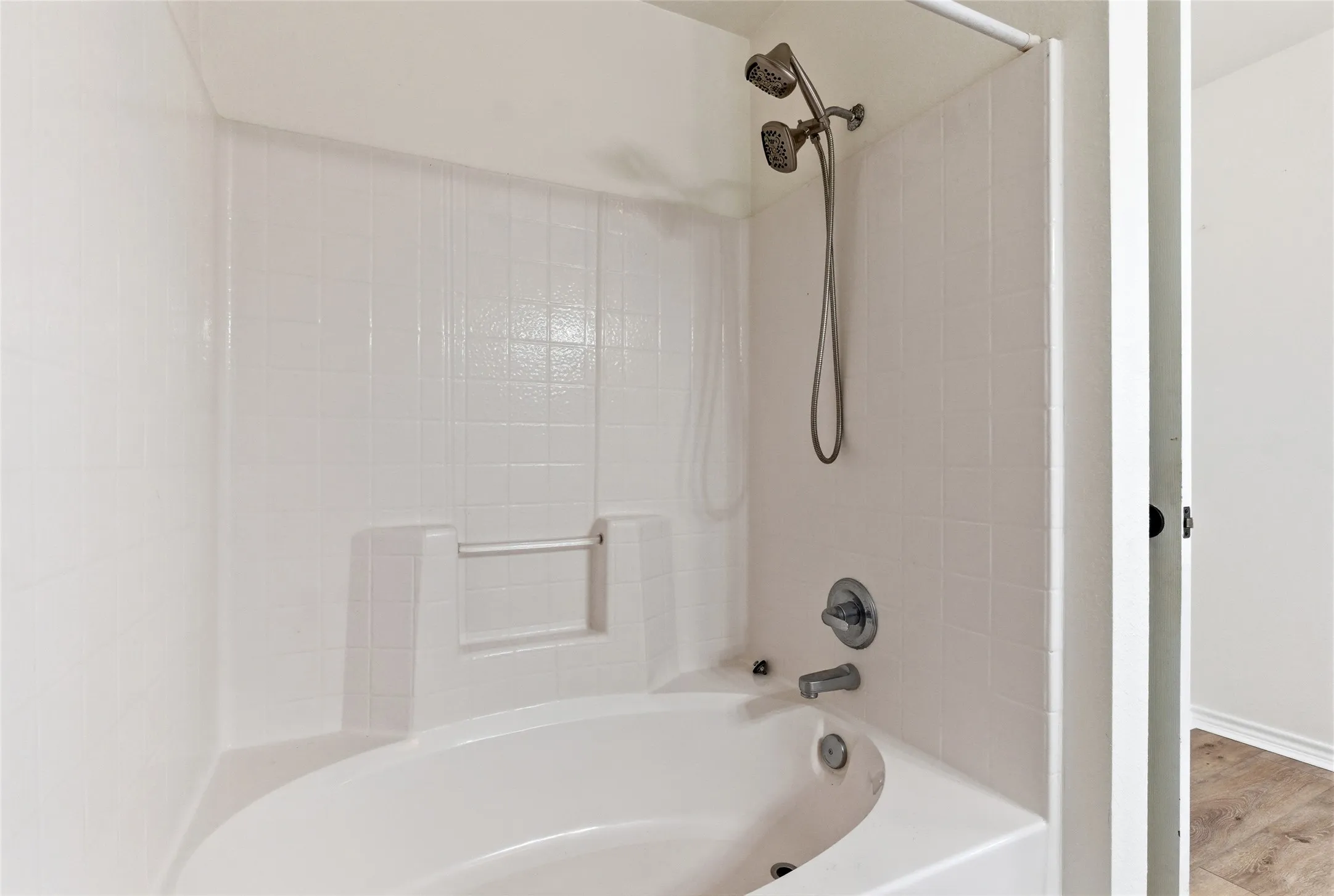 Single Family Residence For Sale in Brazos County , 1112 Hopewell Court, College Station, Texas 77845, 6 Bedroom, 4 Bathroom, Garage spaces, 2,870 Sqft, built in 2008, Preowned, Price $399,000, mls#21183595, Real Estate Agent in College Station, Homes For Sale in Brazos county, Homes For Sale in College Station, Realtor in College Station Texas, Real Estate Brokerage Independent Realty Texas, Luminita Cordes Realtor