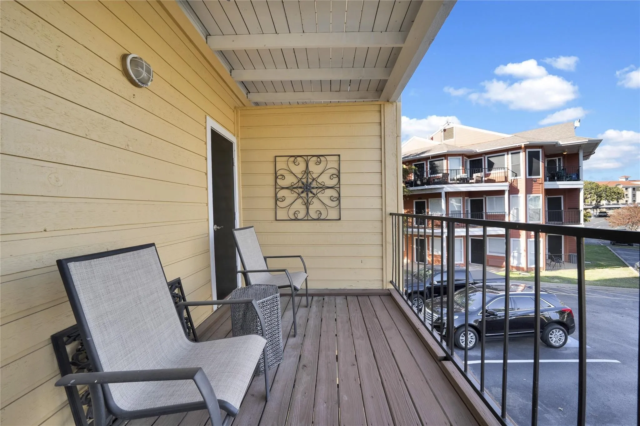 Condominium For Sale in Grayson County , 2164 Tanglewood Boulevard C215, Pottsboro, Texas 75076, 2 Bedroom, 3 Bathroom, Garage spaces, 1,251 Sqft, built in 1985, Preowned, mls#21184985, Real Estate Agent in Pottsboro, Homes For Sale in Grayson county, Homes For Sale in Pottsboro, Realtor in Pottsboro Texas, Real Estate Brokerage Independent Realty Texas, Luminita Cordes Realtor