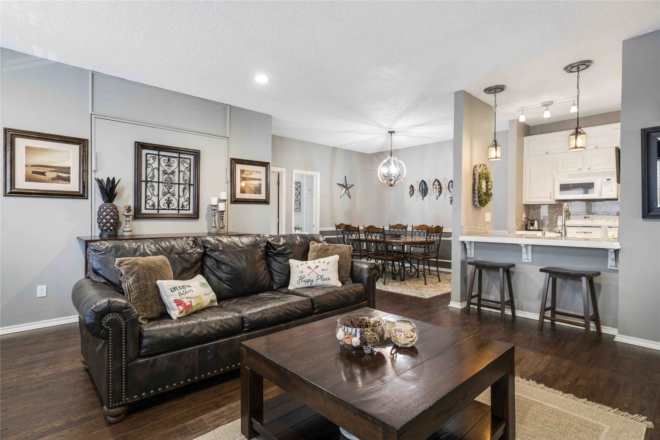 Condominium For Sale in Grayson County , 2164 Tanglewood Boulevard C215, Pottsboro, Texas 75076, 2 Bedroom, 3 Bathroom, Garage spaces, 1,251 Sqft, built in 1985, Preowned, mls#21184985, Real Estate Agent in Pottsboro, Homes For Sale in Grayson county, Homes For Sale in Pottsboro, Realtor in Pottsboro Texas, Real Estate Brokerage Independent Realty Texas, Luminita Cordes Realtor