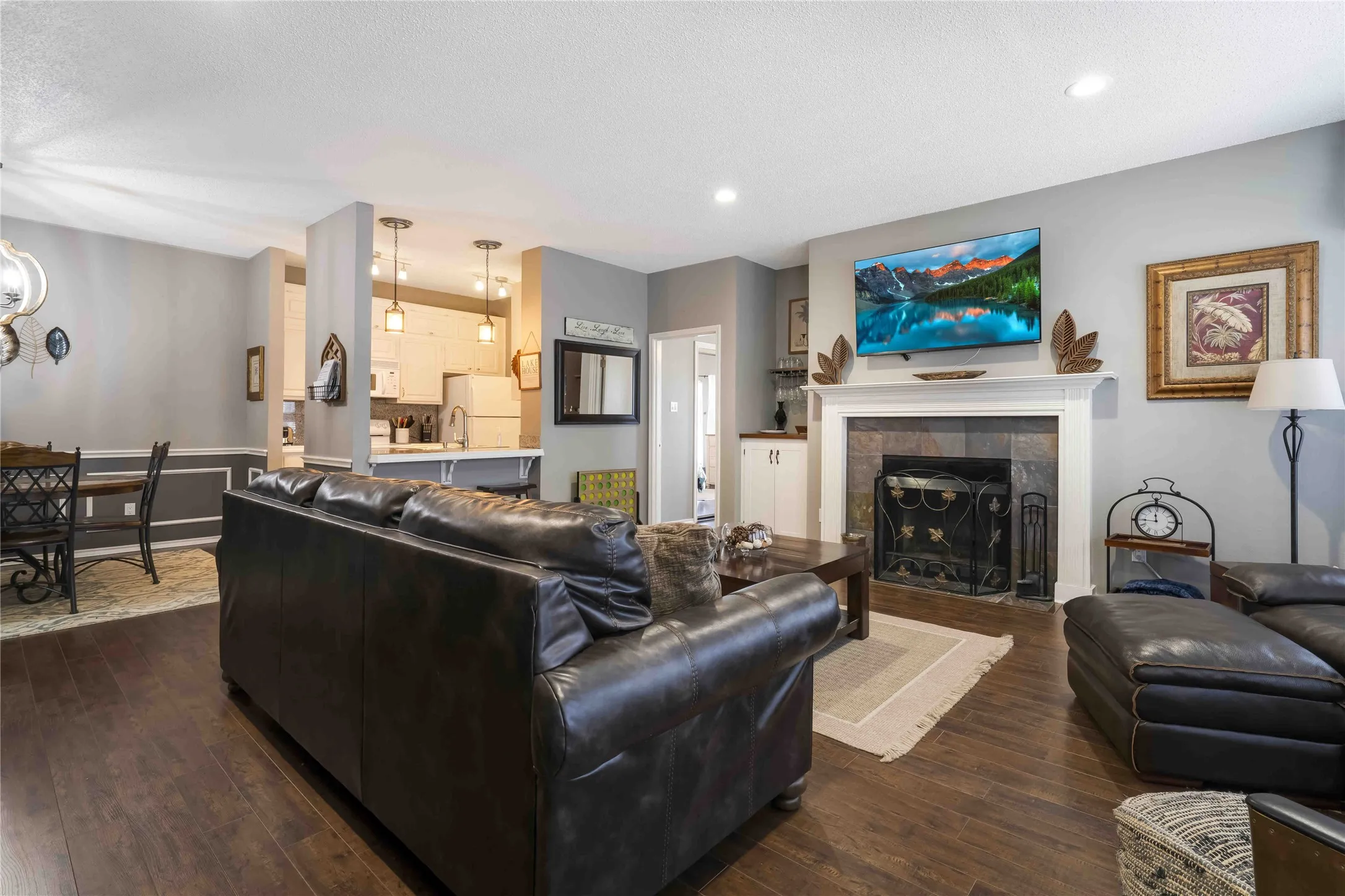 Condominium For Sale in Grayson County , 2164 Tanglewood Boulevard C215, Pottsboro, Texas 75076, 2 Bedroom, 3 Bathroom, Garage spaces, 1,251 Sqft, built in 1985, Preowned, mls#21184985, Real Estate Agent in Pottsboro, Homes For Sale in Grayson county, Homes For Sale in Pottsboro, Realtor in Pottsboro Texas, Real Estate Brokerage Independent Realty Texas, Luminita Cordes Realtor