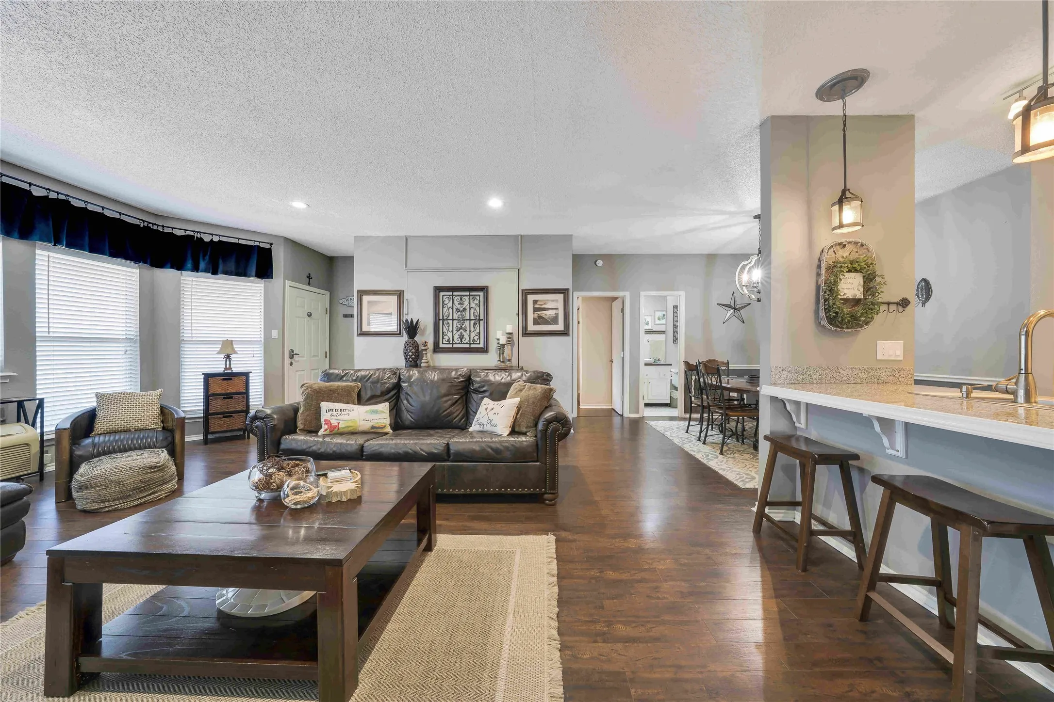 Condominium For Sale in Grayson County , 2164 Tanglewood Boulevard C215, Pottsboro, Texas 75076, 2 Bedroom, 3 Bathroom, Garage spaces, 1,251 Sqft, built in 1985, Preowned, mls#21184985, Real Estate Agent in Pottsboro, Homes For Sale in Grayson county, Homes For Sale in Pottsboro, Realtor in Pottsboro Texas, Real Estate Brokerage Independent Realty Texas, Luminita Cordes Realtor