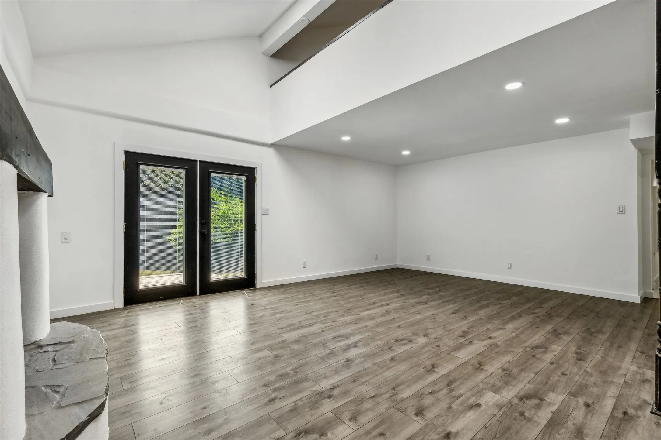 Single Family Residence For Sale in Parker County , 549 W Paloma Court, Fort Worth, Texas 76108, 4 Bedroom, 3 Bathroom, 4 Garage spaces, 2,756 Sqft, built in 1984, mls#21185636, Real Estate Agent in Fort Worth, Homes For Sale in Parker county, Homes For Sale in Fort Worth, Realtor in Fort Worth Texas, Real Estate Brokerage Independent Realty Texas, Luminita Cordes Realtor